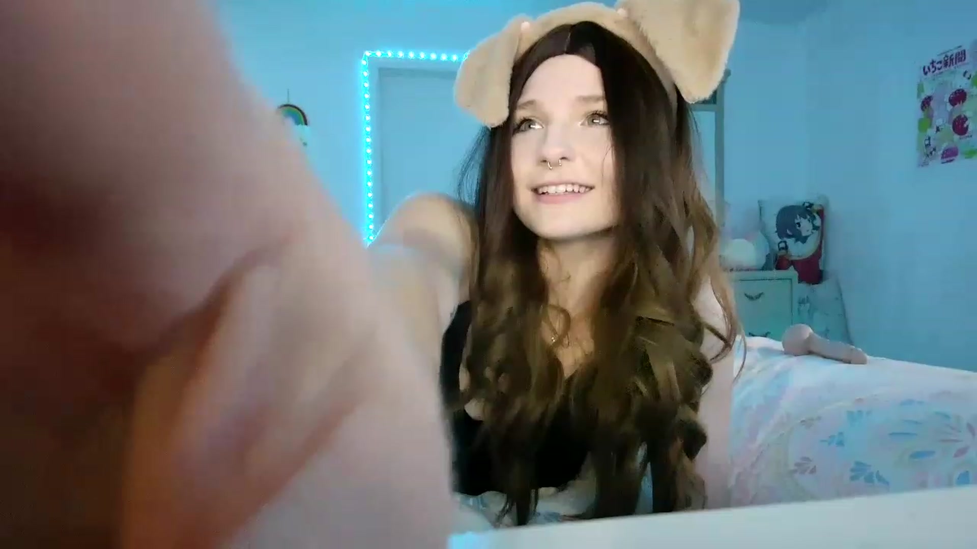 Gallery image thumbnail from DuckChan0's myfreecams stream on, 06/04/2023, 22:57 image 4 of 20