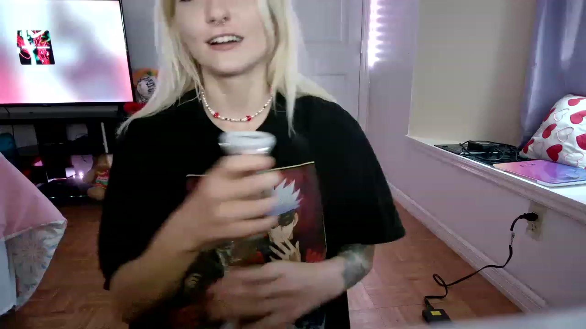 Gallery image thumbnail from DuckChan0's myfreecams stream on, 06/07/2023, 18:16 image 4 of 20