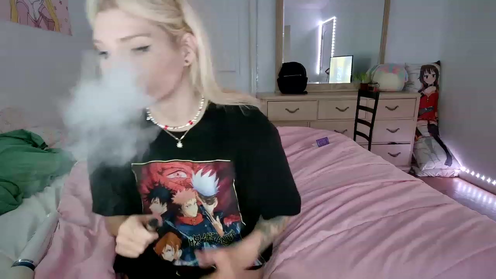 Gallery image thumbnail from DuckChan0's myfreecams stream on, 06/07/2023, 18:33 image 19 of 20
