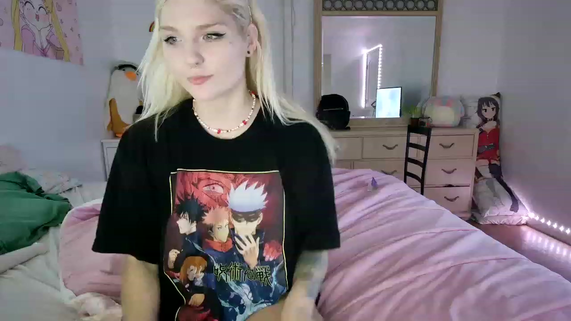 Gallery image thumbnail from DuckChan0's myfreecams stream on, 06/07/2023, 18:33 image 12 of 20