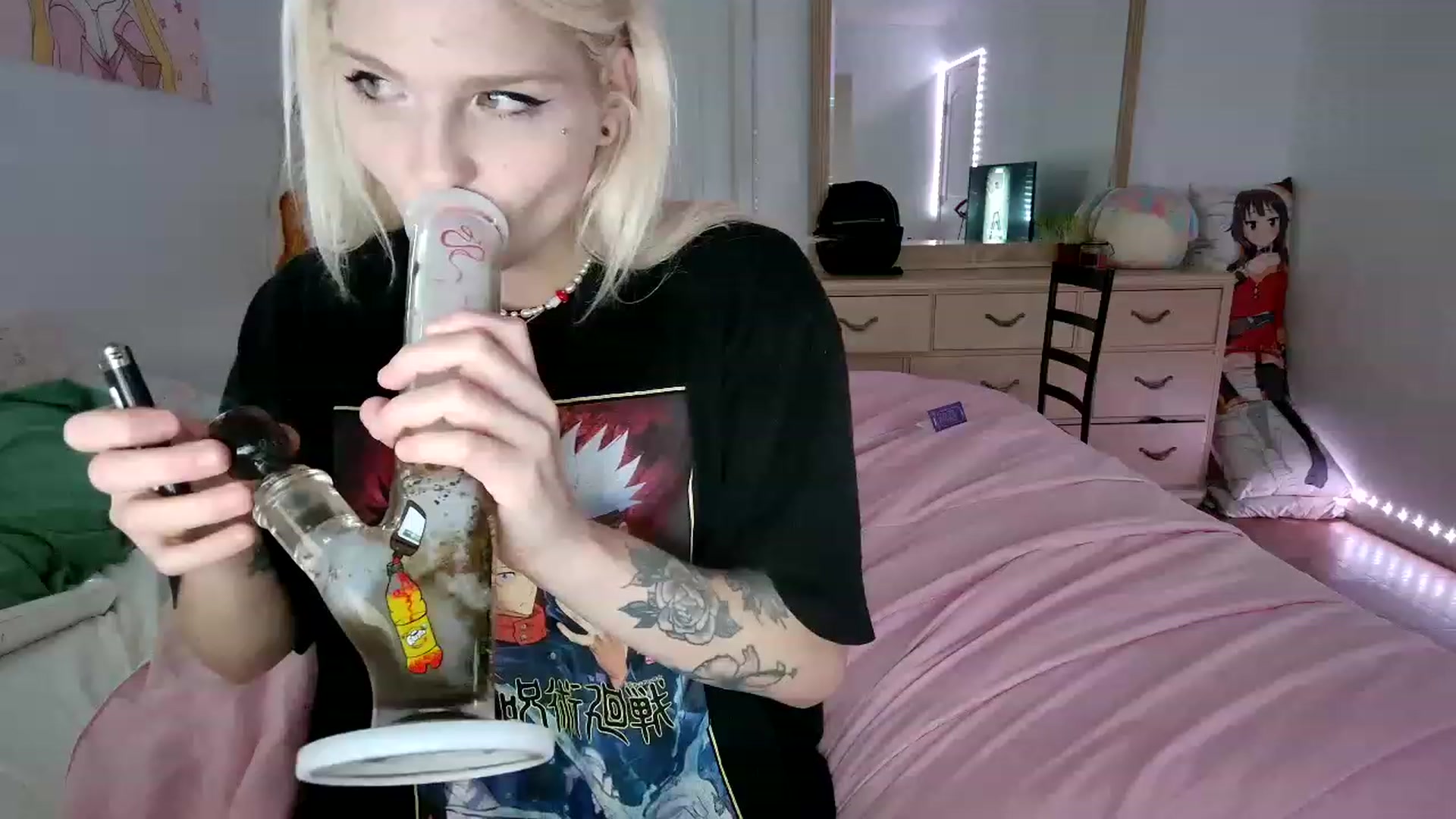 Gallery image thumbnail from DuckChan0's myfreecams stream on, 06/07/2023, 18:33 image 20 of 20