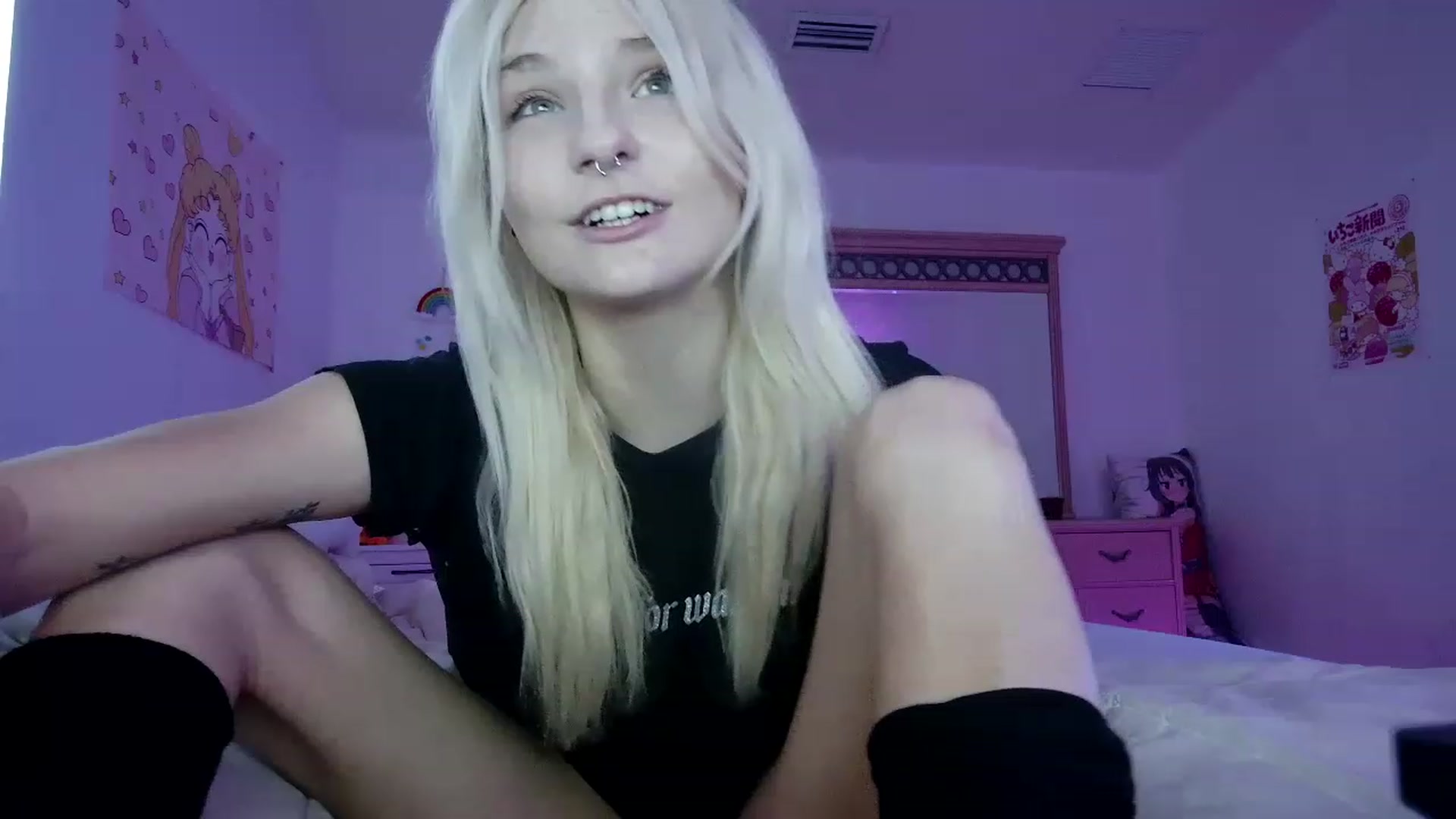 Gallery image thumbnail from DuckChan0's myfreecams stream on, 06/13/2023, 18:46 image 16 of 20