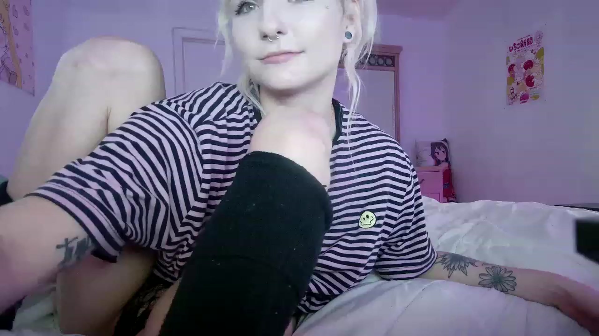 Gallery image thumbnail from DuckChan0's myfreecams stream on, 06/14/2023, 17:17 image 18 of 20