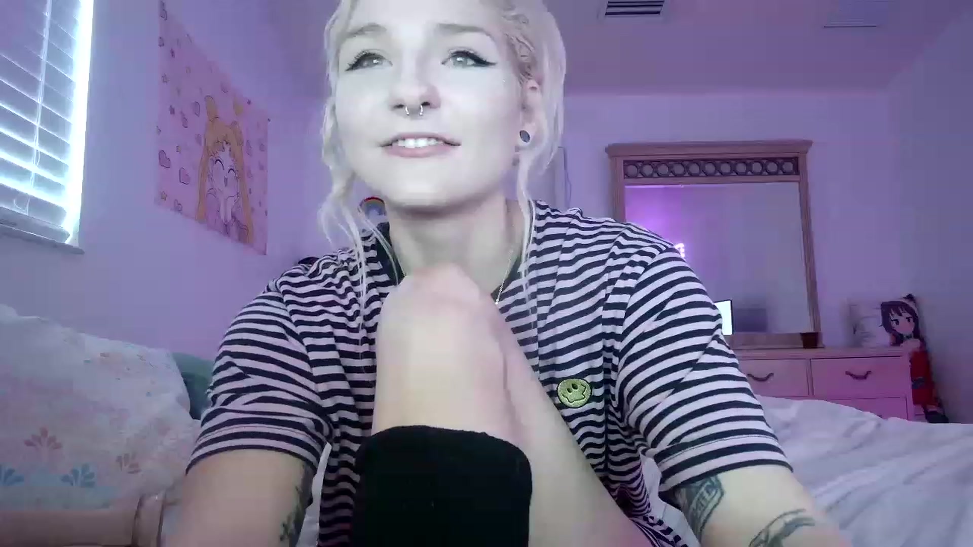 Gallery image thumbnail from DuckChan0's myfreecams stream on, 06/14/2023, 17:17 image 8 of 20