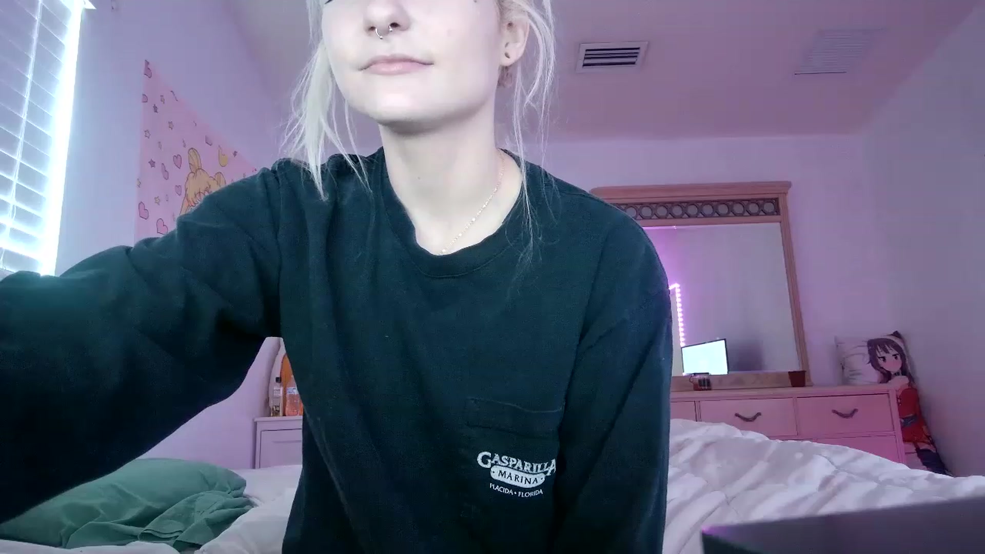 Gallery image thumbnail from DuckChan0's myfreecams stream on, 06/15/2023, 17:22 image 4 of 20