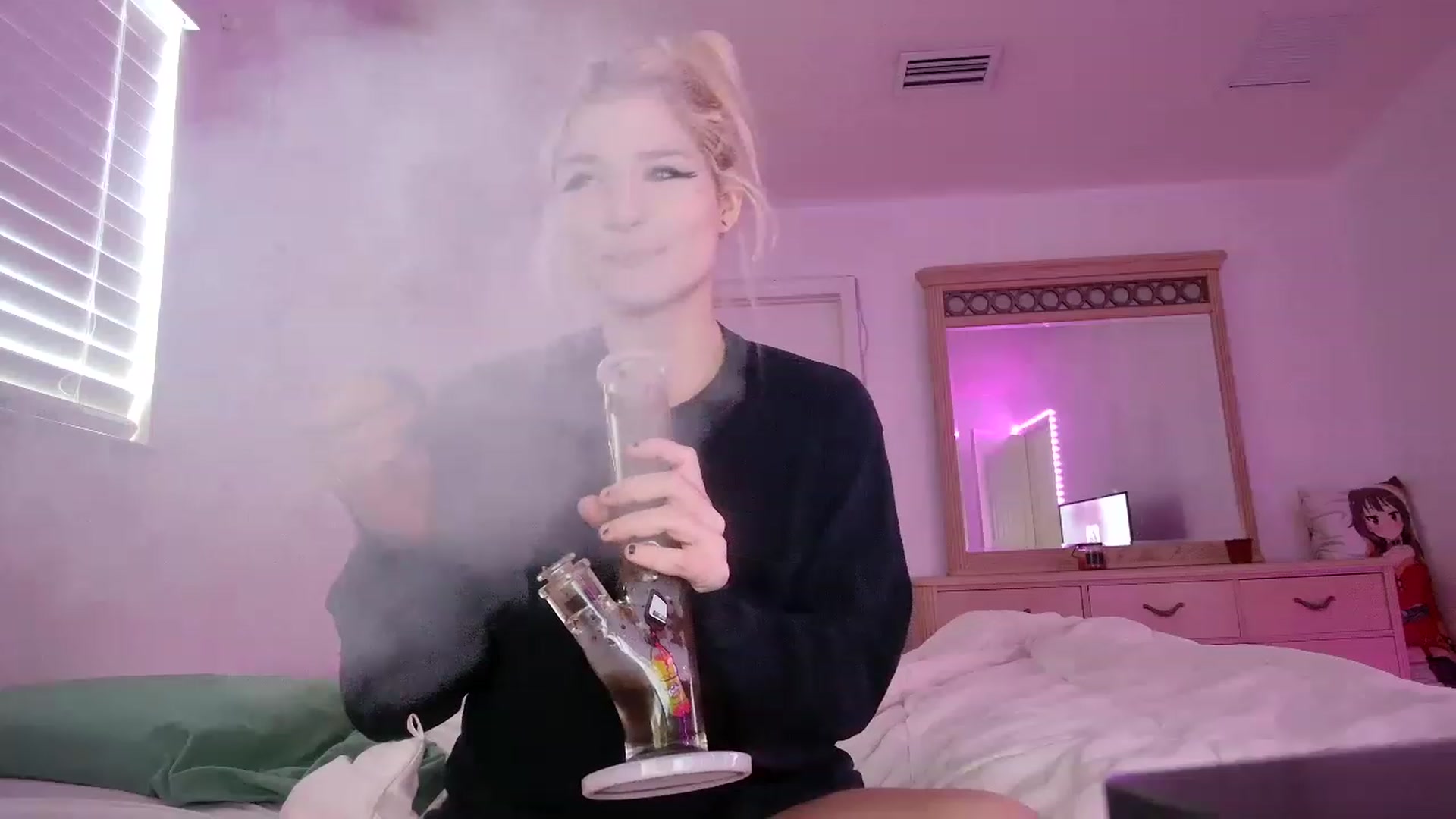 Gallery image thumbnail from DuckChan0's myfreecams stream on, 06/15/2023, 17:22 image 2 of 20