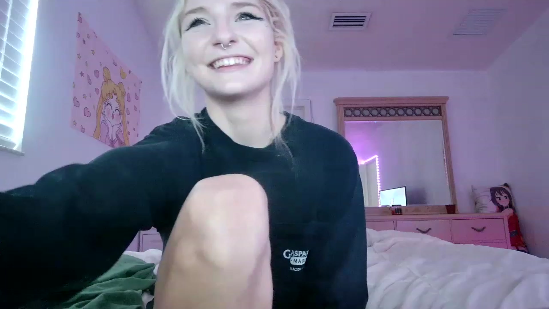 Gallery image thumbnail from DuckChan0's myfreecams stream on, 06/15/2023, 17:22 image 9 of 20