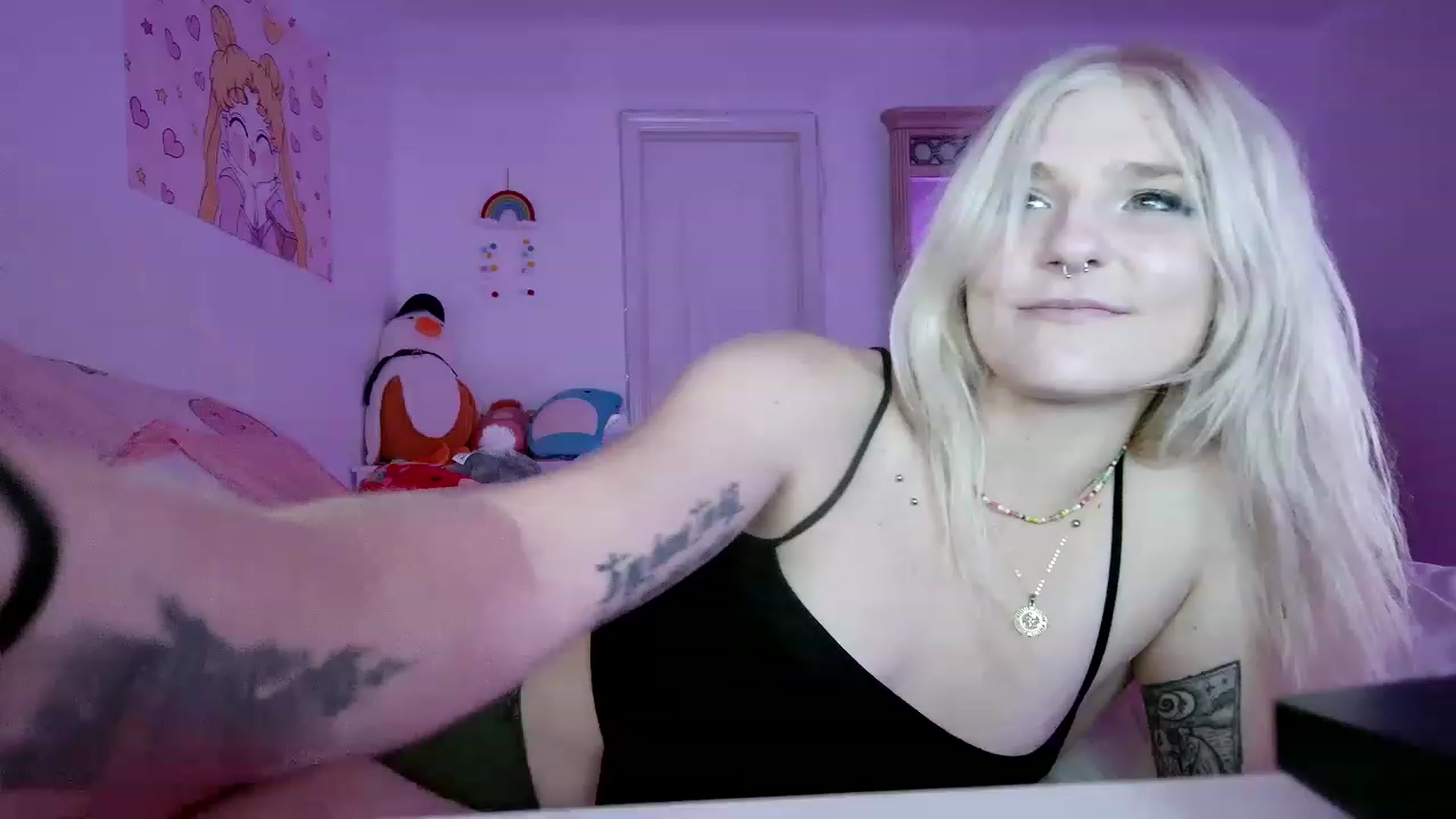 Gallery image thumbnail from DuckChan0's myfreecams stream on, 06/25/2023, 03:00 image 20 of 20