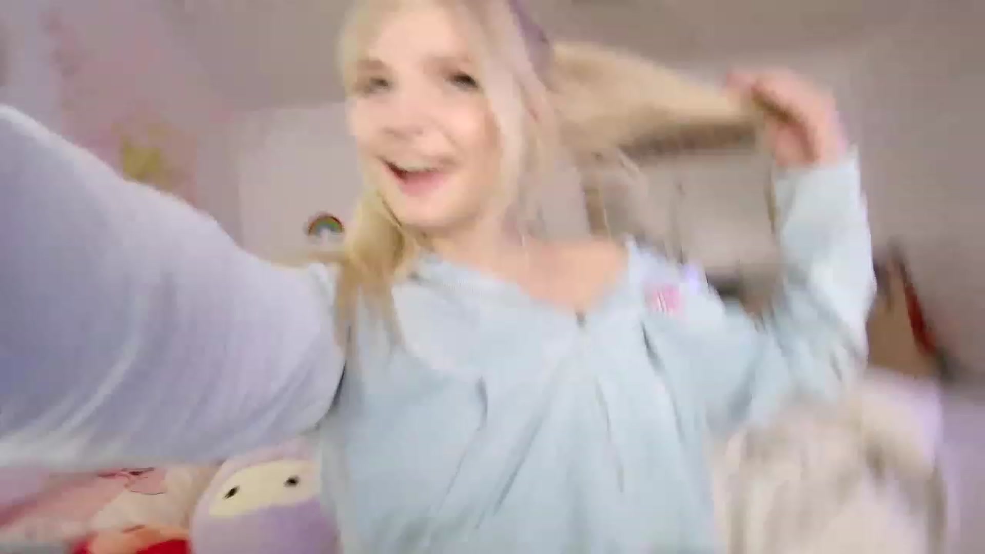 Gallery image thumbnail from DuckChan0's myfreecams stream on, 06/26/2023, 18:10 image 13 of 20