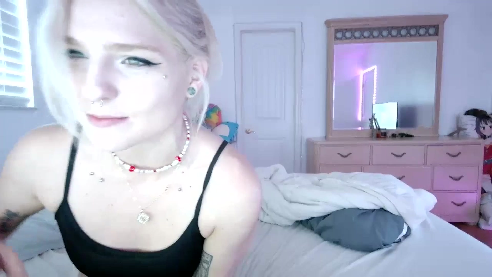 Gallery image thumbnail from DuckChan0's myfreecams stream on, 06/29/2023, 17:38 image 18 of 20