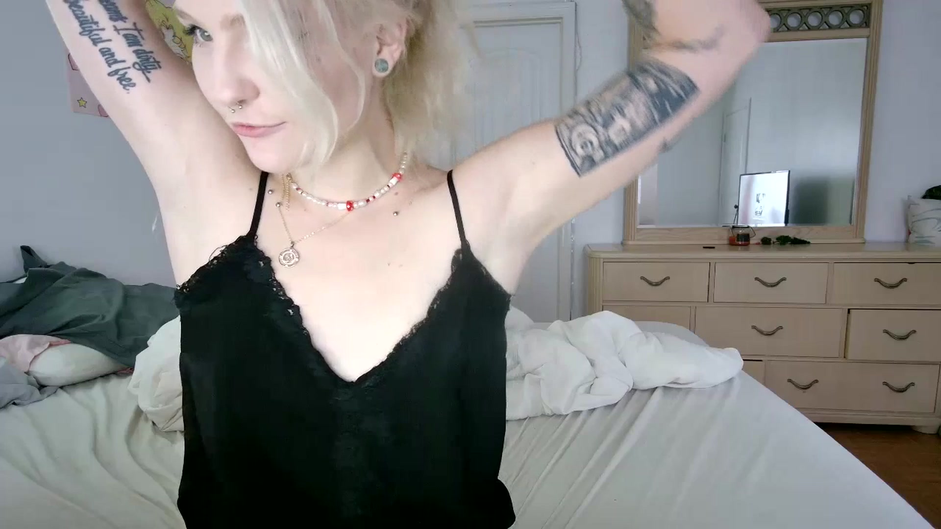 Gallery image thumbnail from DuckChan0's myfreecams stream on, 06/30/2023, 17:47 image 9 of 20