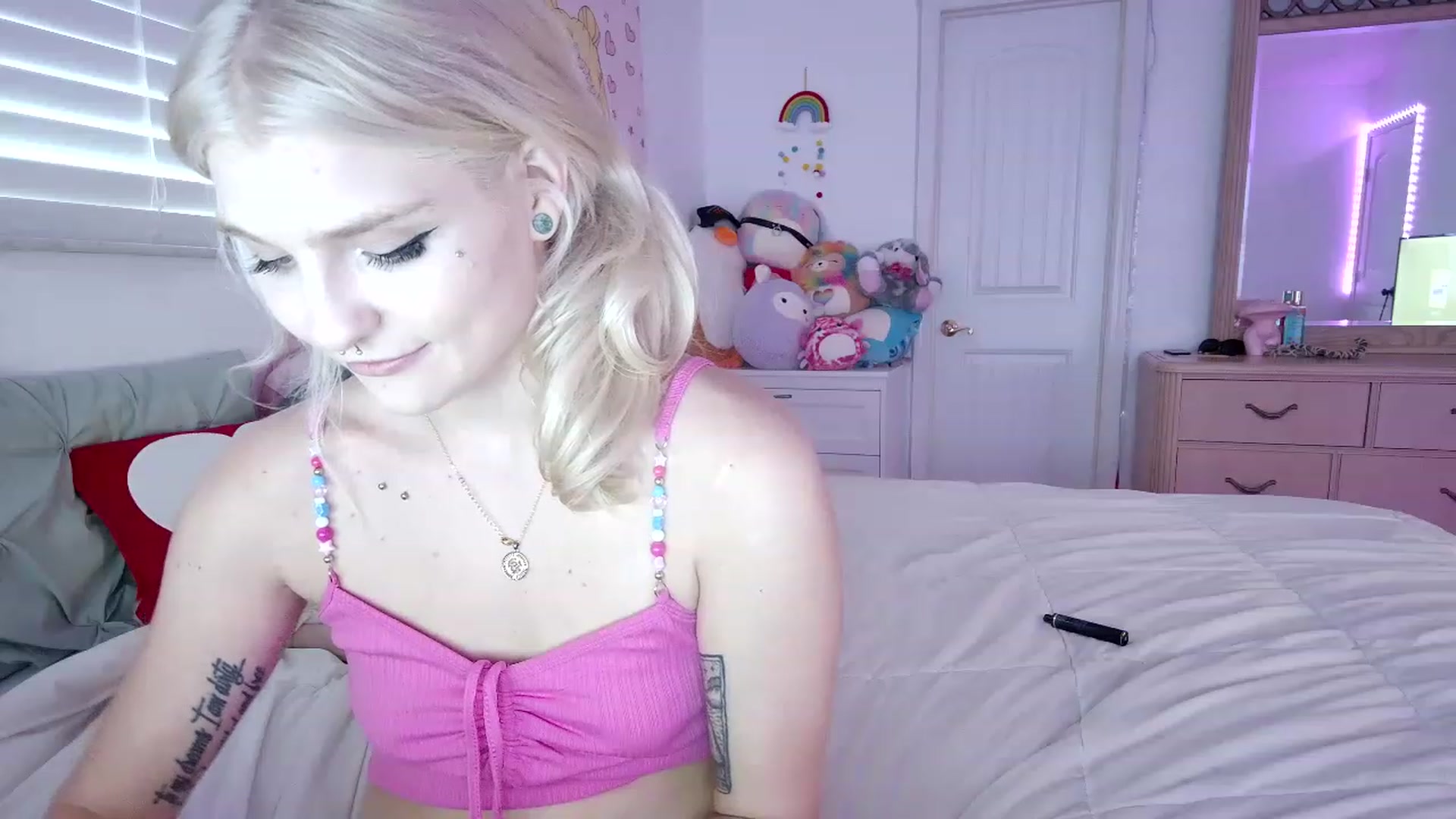 Gallery image thumbnail from DuckChan0's myfreecams stream on, 07/01/2023, 22:34 image 11 of 20