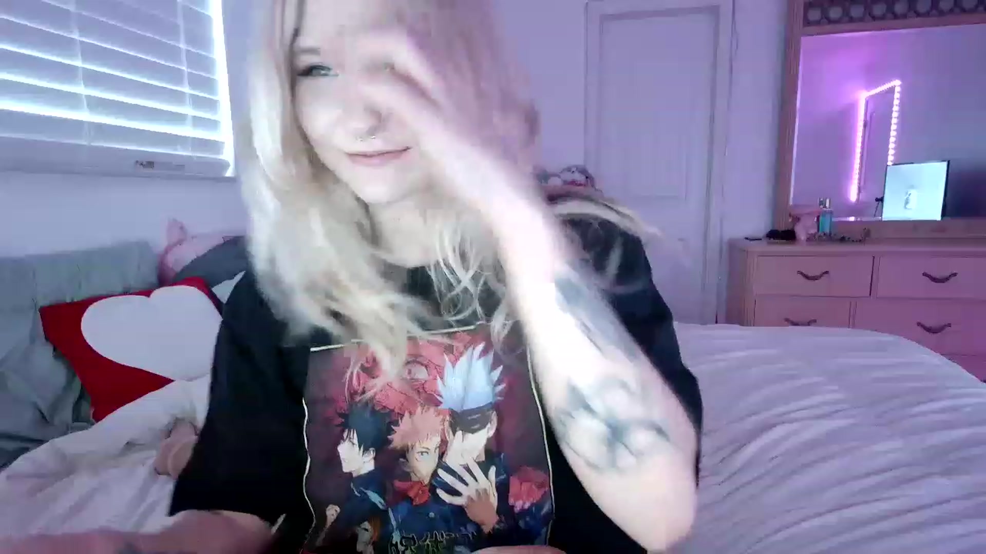Gallery image thumbnail from DuckChan0's myfreecams stream on, 07/01/2023, 23:06 image 5 of 20