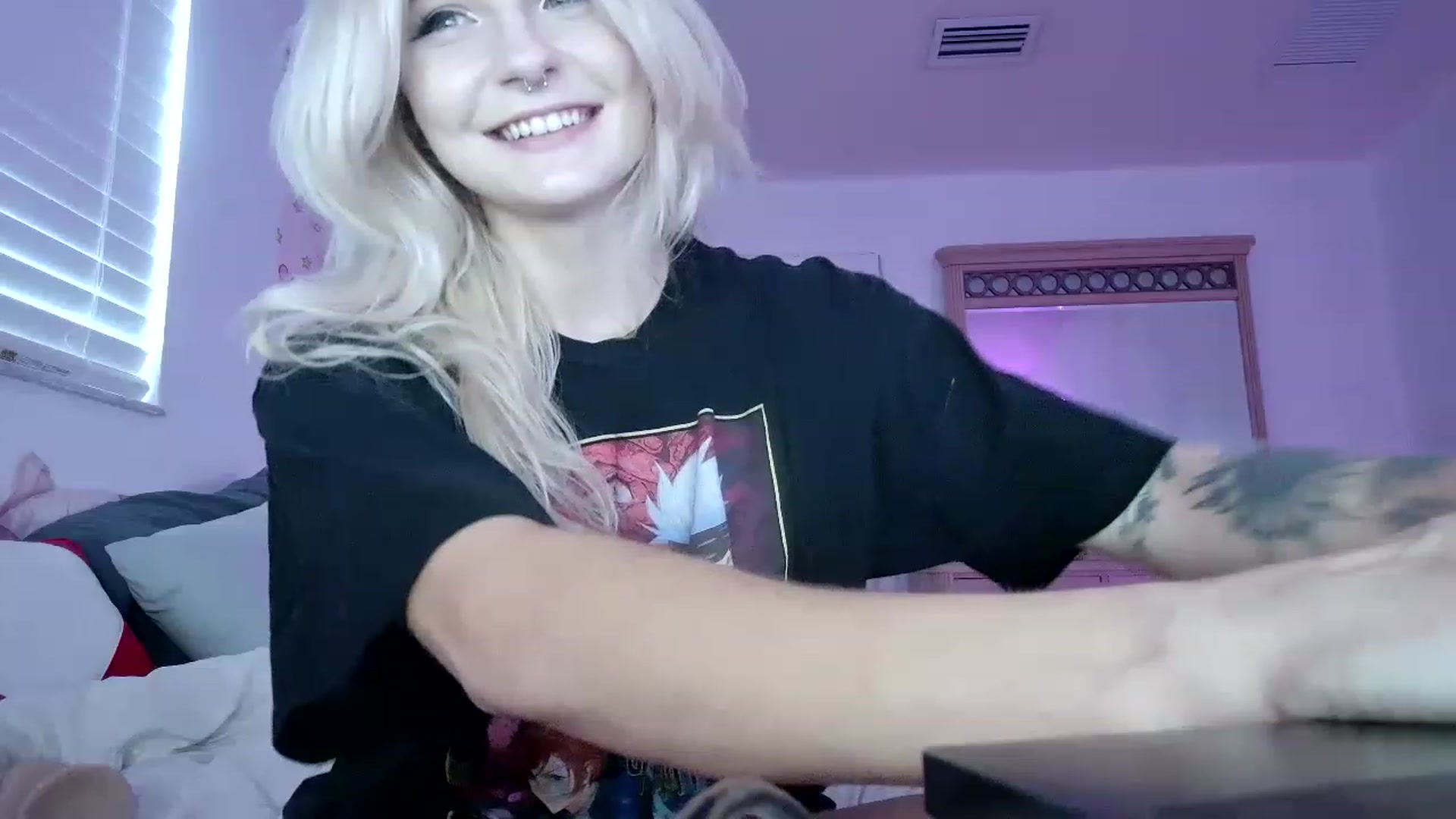Gallery image thumbnail from DuckChan0's myfreecams stream on, 07/01/2023, 23:06 image 16 of 20