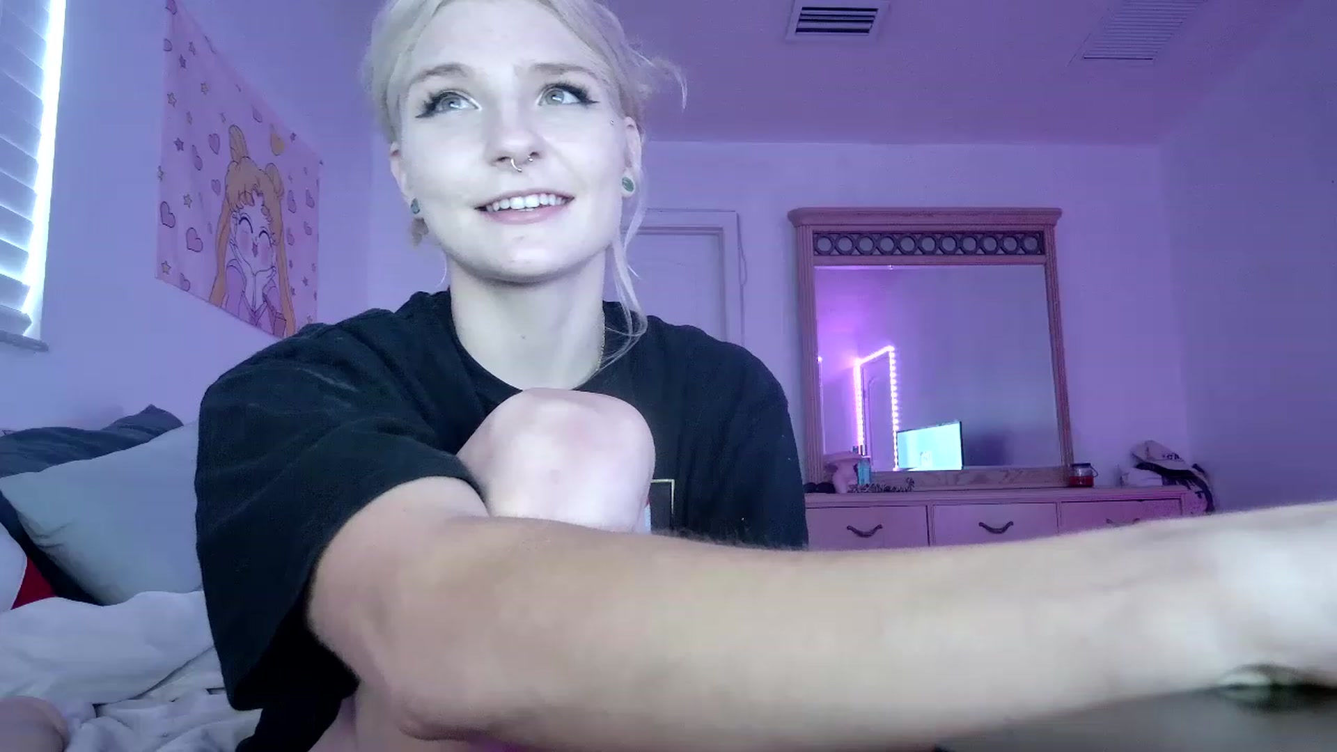 Gallery image thumbnail from DuckChan0's myfreecams stream on, 07/01/2023, 23:53 image 9 of 20