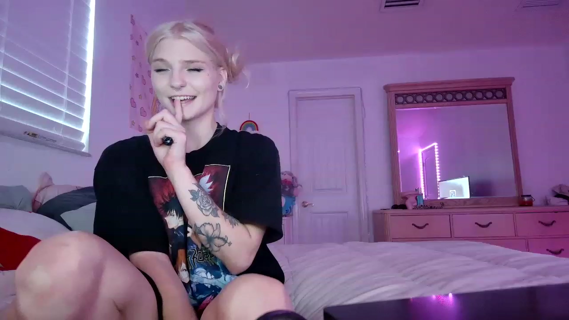 Gallery image thumbnail from DuckChan0's myfreecams stream on, 07/01/2023, 23:53 image 16 of 20