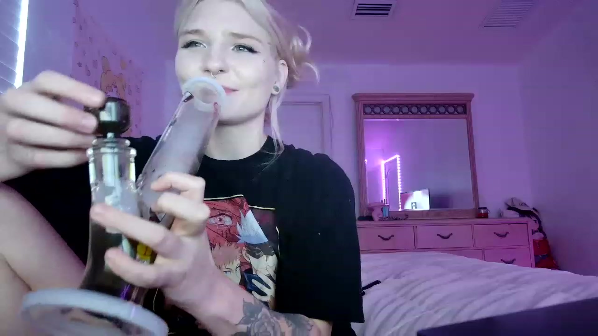 Gallery image thumbnail from DuckChan0's myfreecams stream on, 07/01/2023, 23:53 image 12 of 20
