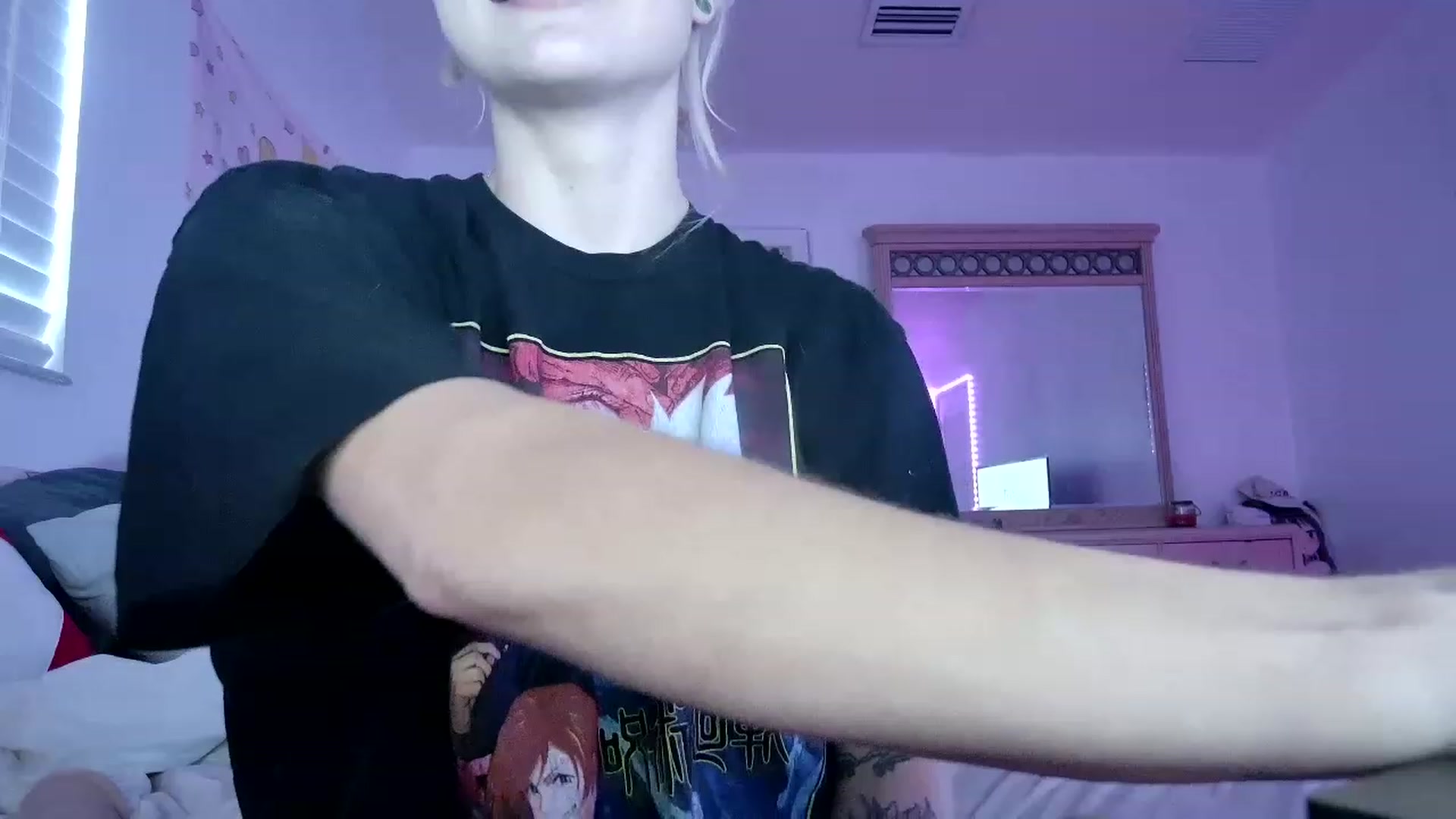 Gallery image thumbnail from DuckChan0's myfreecams stream on, 07/01/2023, 23:53 image 7 of 20