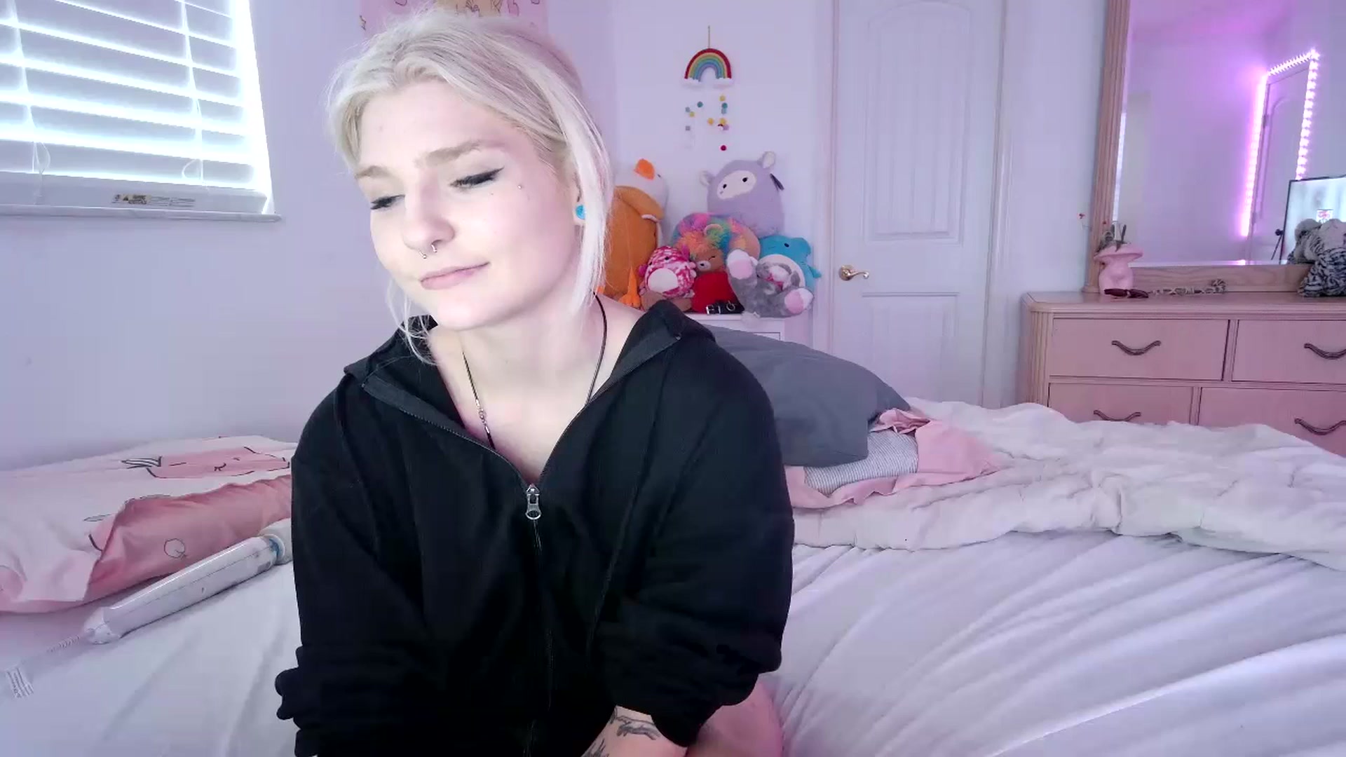 Gallery image thumbnail from DuckChan0's myfreecams stream on, 07/07/2023, 18:44 image 1 of 20