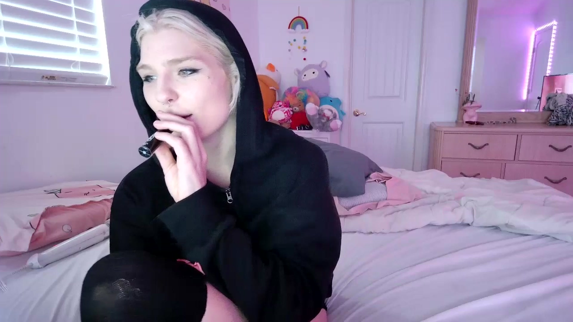 Gallery image thumbnail from DuckChan0's myfreecams stream on, 07/07/2023, 18:44 image 11 of 20