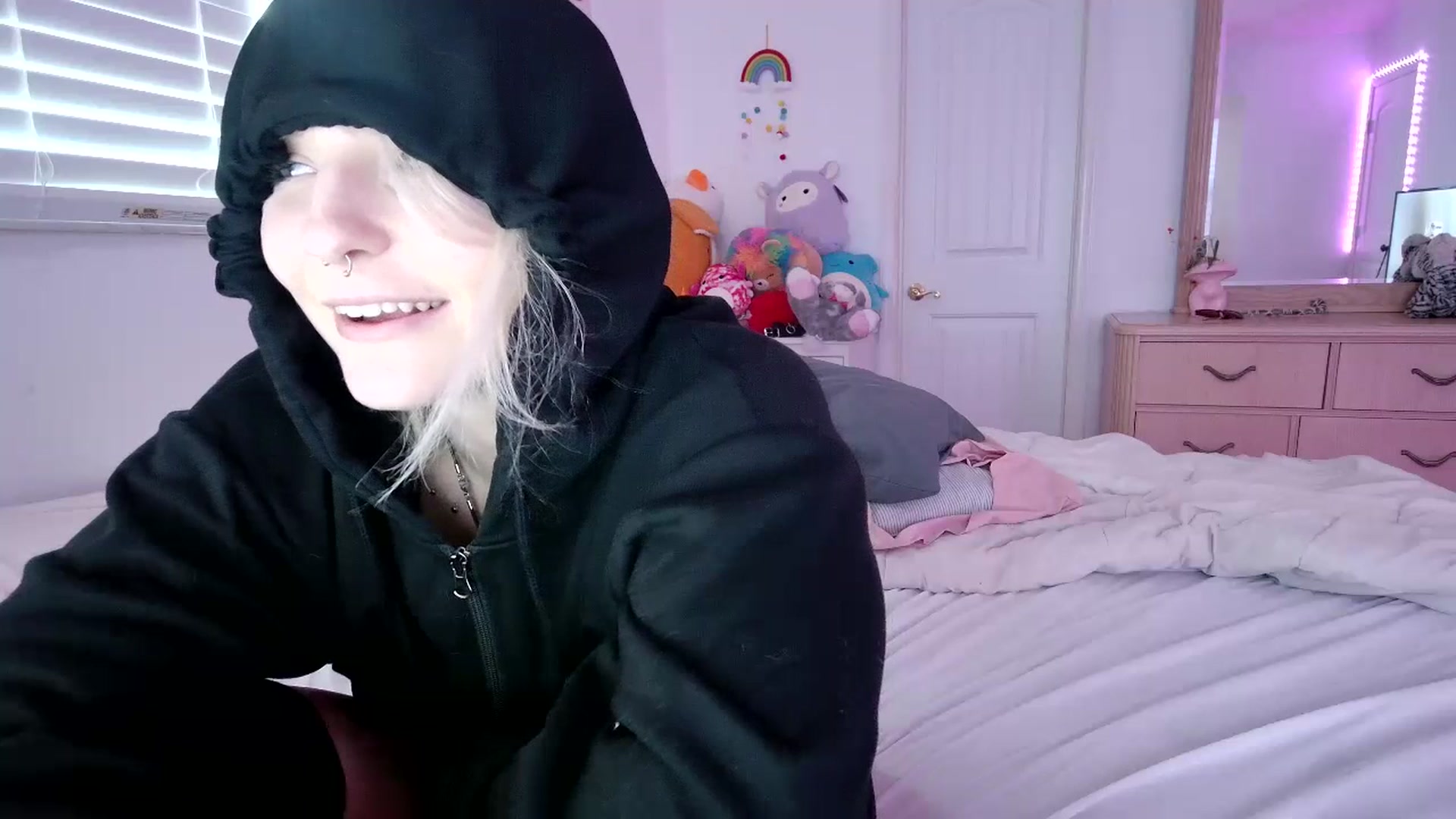 Gallery image thumbnail from DuckChan0's myfreecams stream on, 07/07/2023, 18:44 image 7 of 20