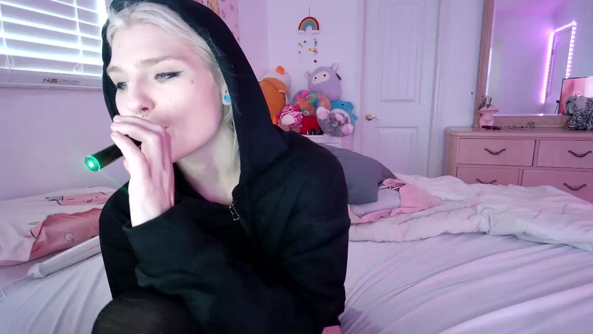 Gallery image thumbnail from DuckChan0's myfreecams stream on, 07/07/2023, 18:44 image 12 of 20