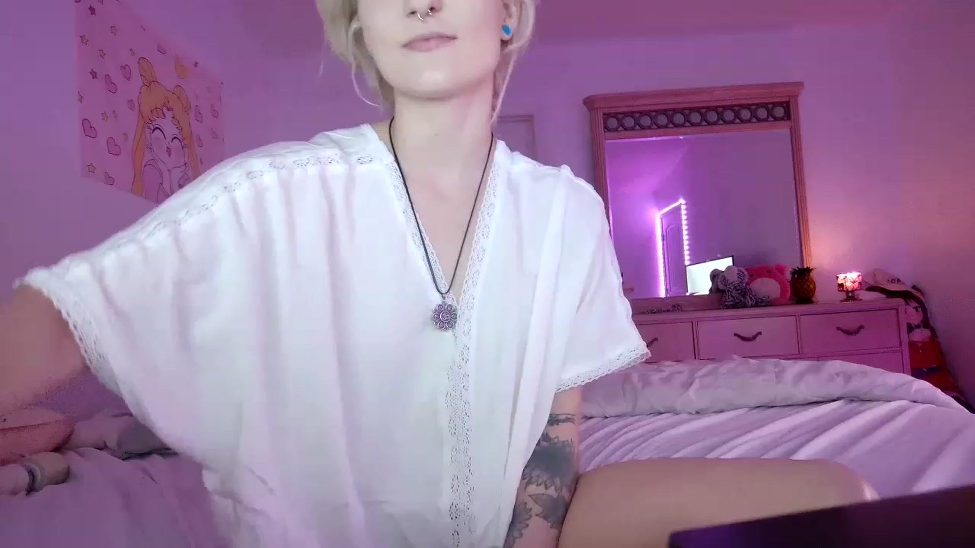 Gallery image thumbnail from DuckChan0's myfreecams stream on, 07/07/2023, 23:51 image 8 of 20