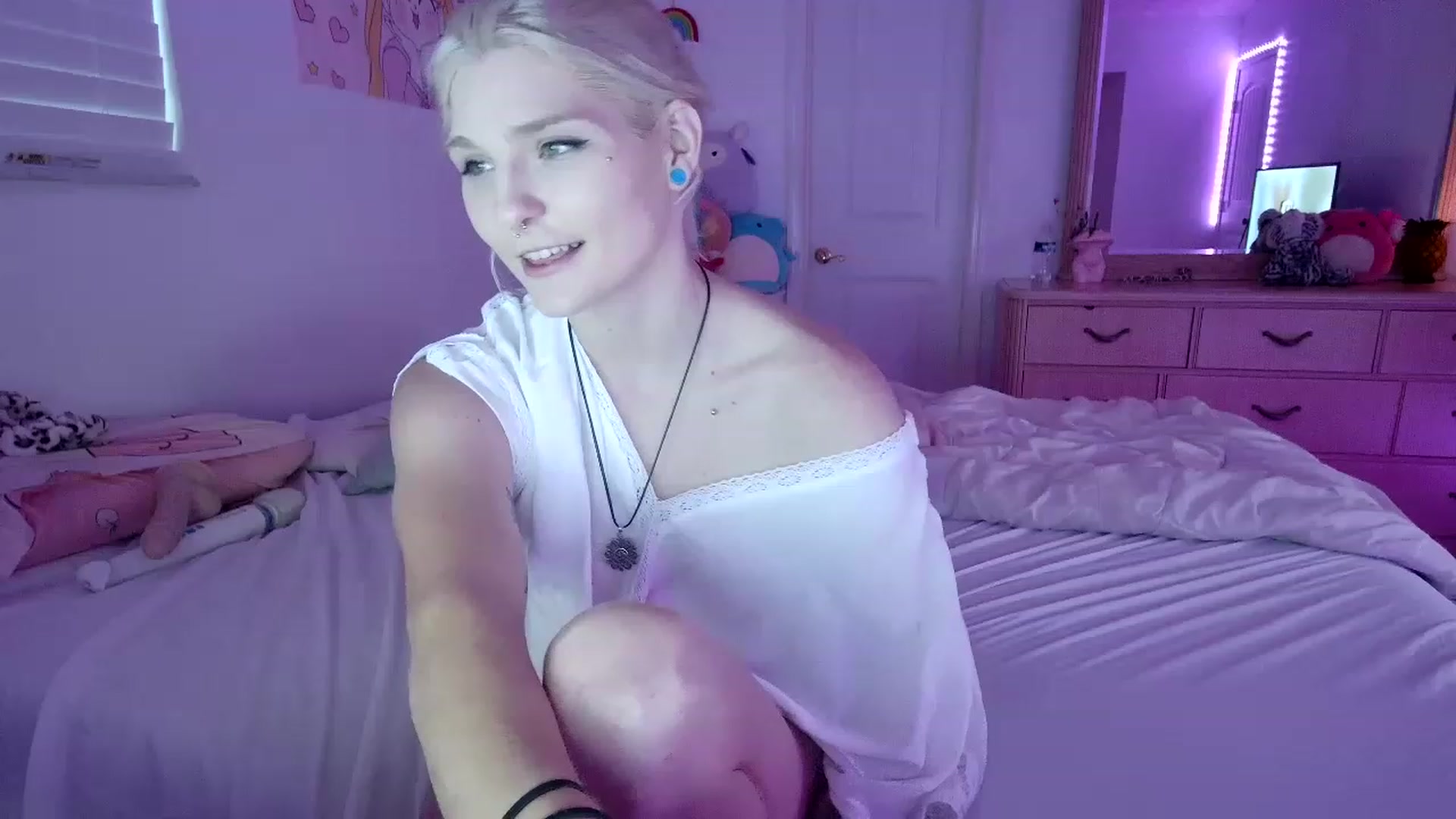 Gallery image thumbnail from DuckChan0's myfreecams stream on, 07/07/2023, 23:51 image 16 of 20