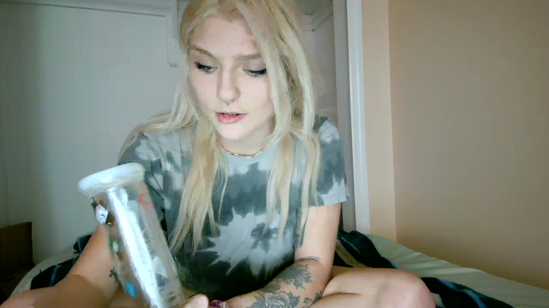 Gallery image thumbnail from DuckChan0's myfreecams stream on, 07/13/2023, 16:06 image 3 of 20