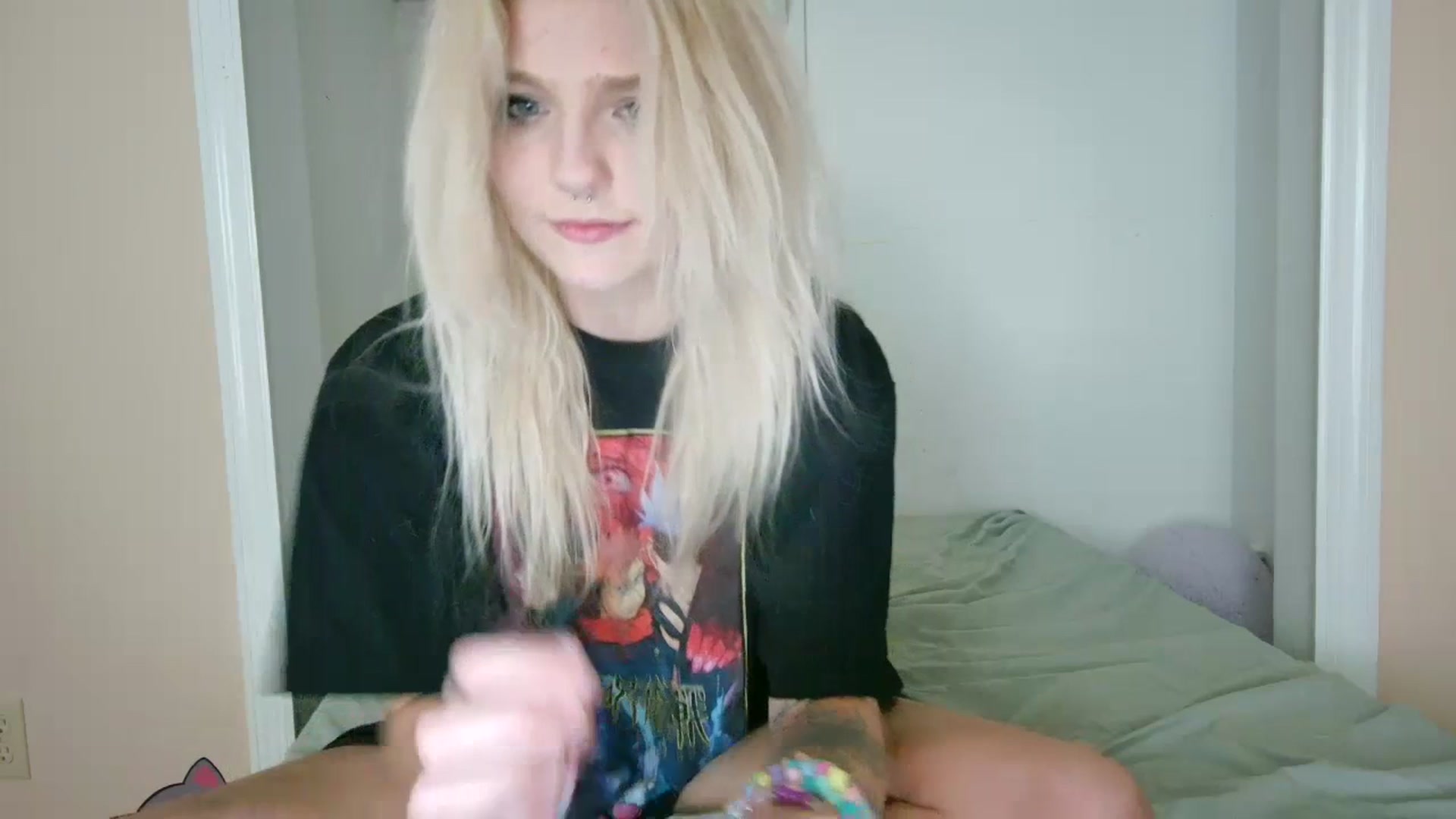 Gallery image thumbnail from DuckChan0's myfreecams stream on, 07/14/2023, 19:17 image 13 of 20