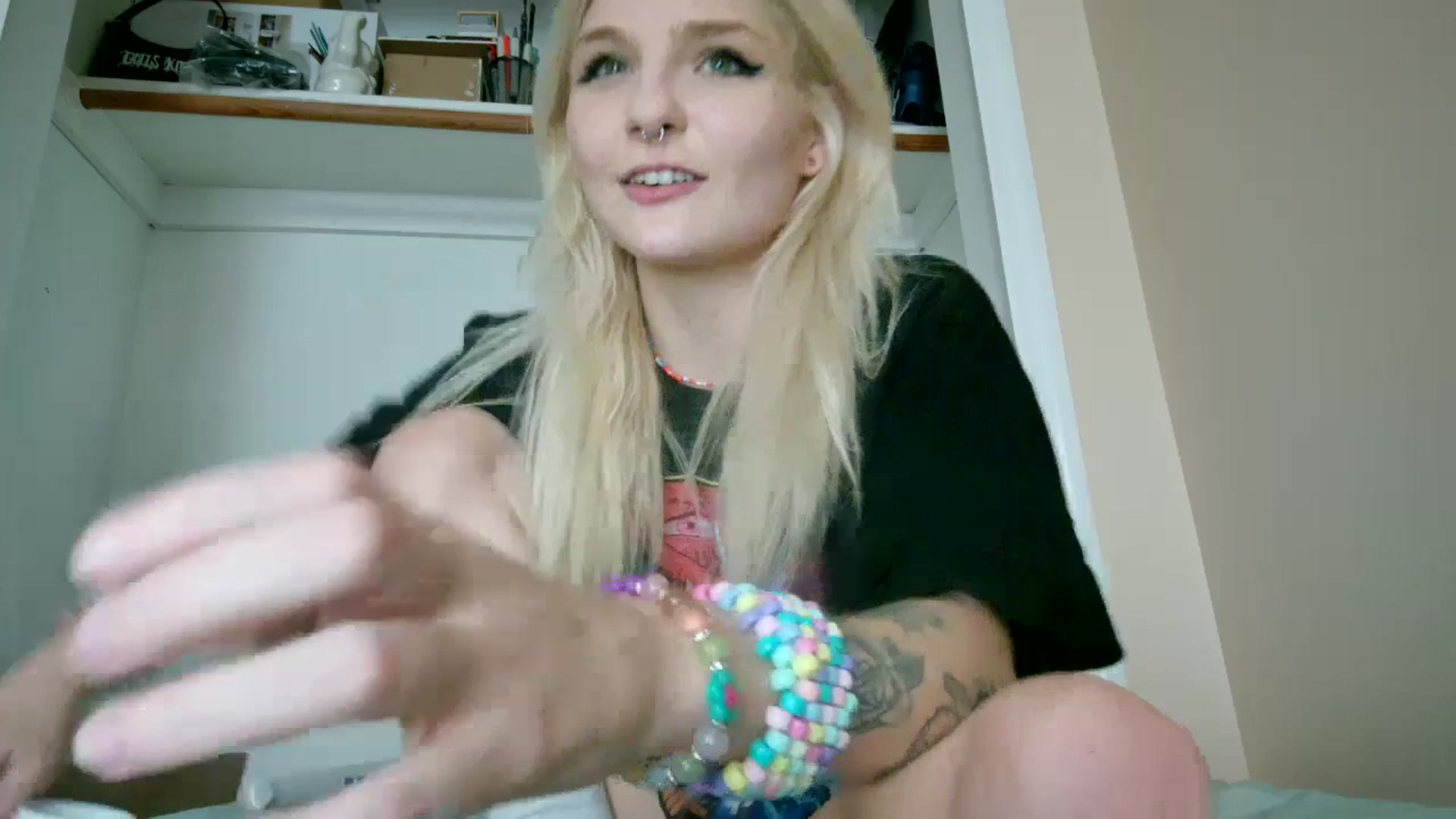 Gallery image thumbnail from DuckChan0's myfreecams stream on, 07/14/2023, 19:17 image 2 of 20