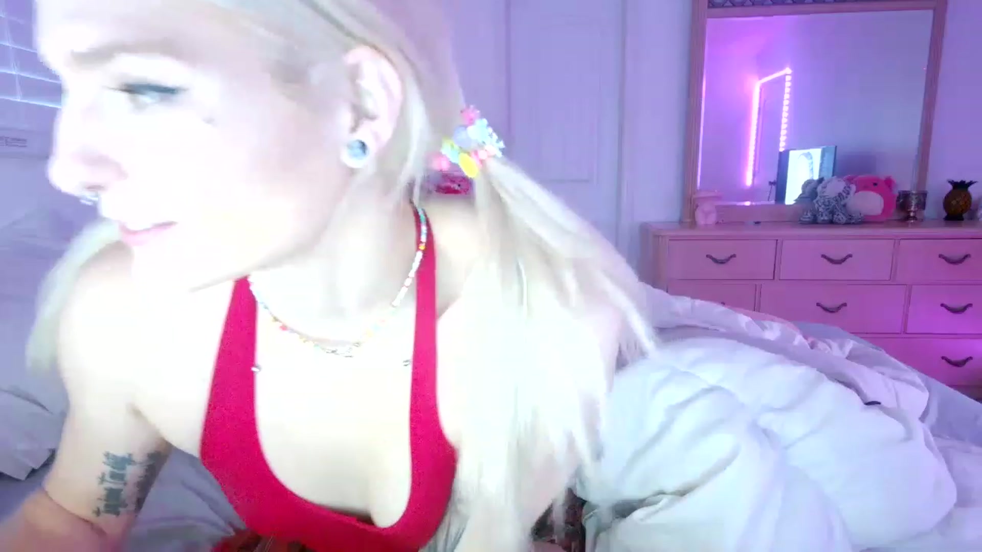 Gallery image thumbnail from DuckChan0's myfreecams stream on, 07/15/2023, 23:14 image 3 of 20