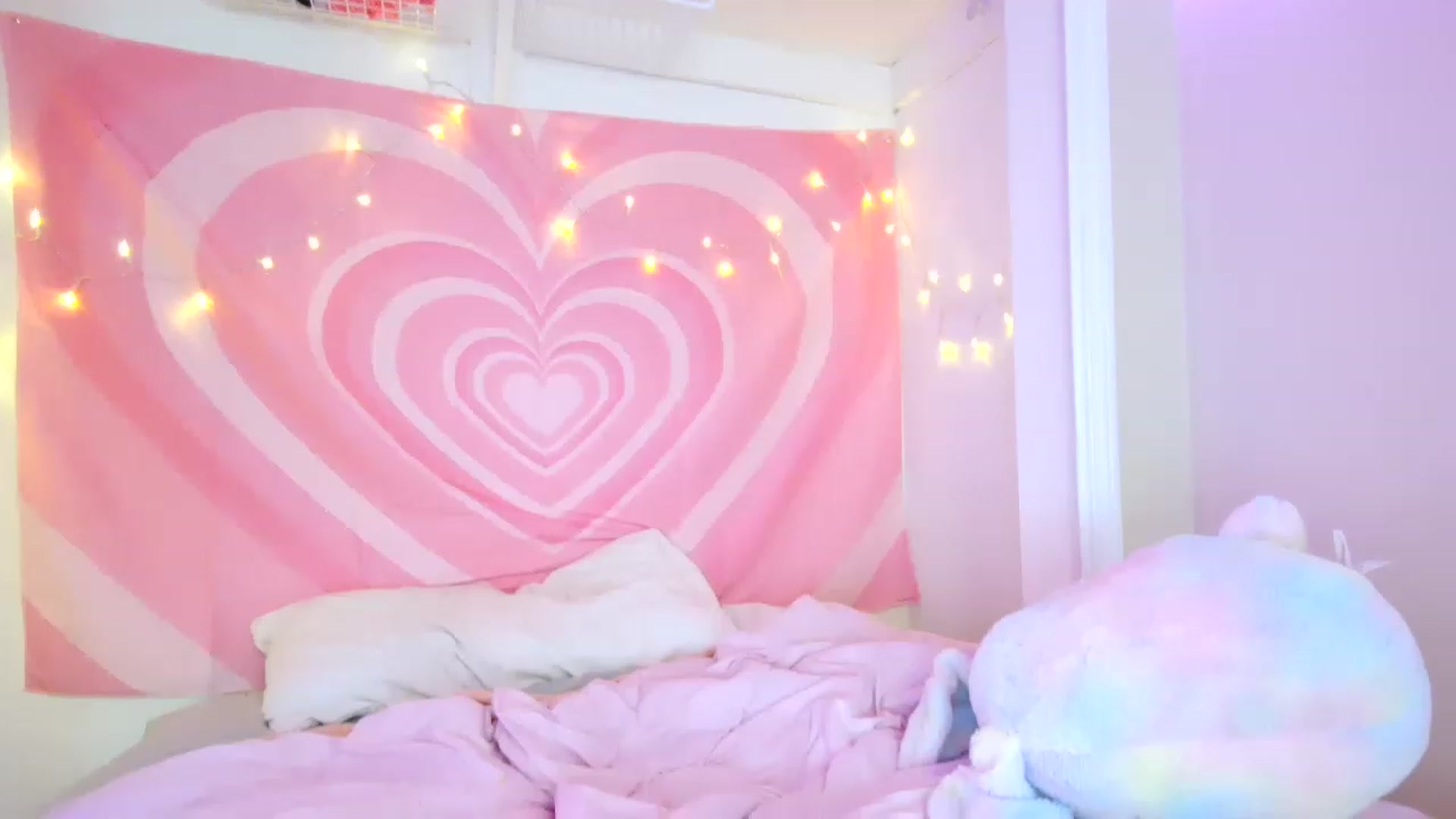 Gallery image thumbnail from DuckChan0's myfreecams stream on, 07/17/2023, 18:14 image 11 of 20