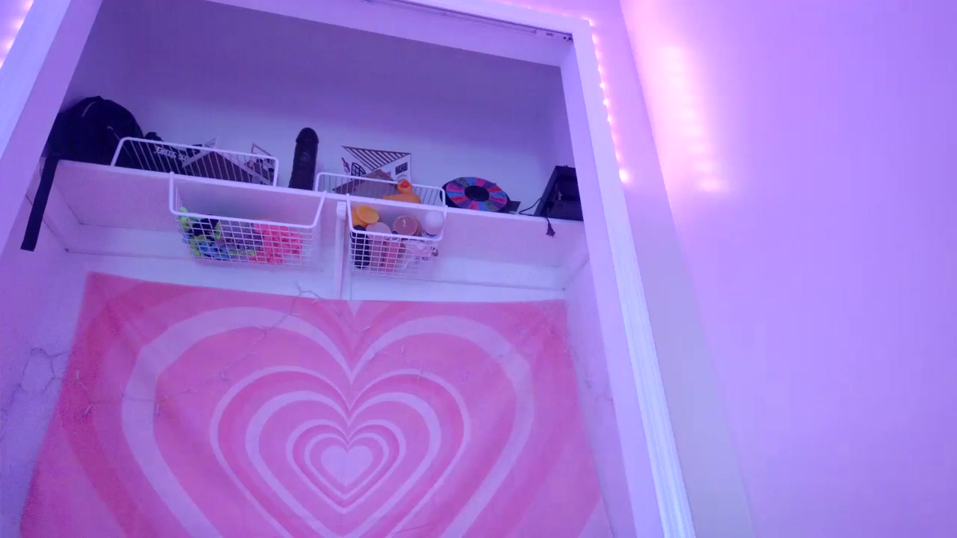 Gallery image thumbnail from DuckChan0's myfreecams stream on, 07/19/2023, 17:12 image 1 of 20