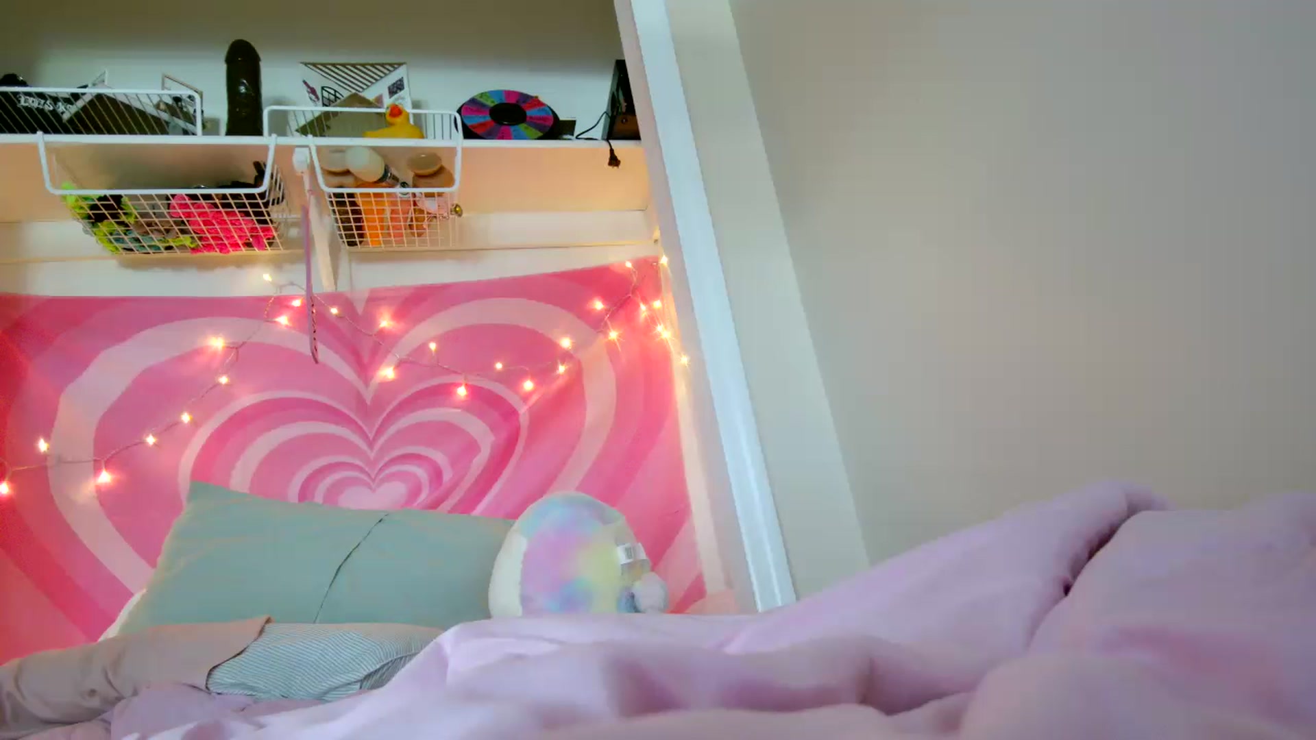 Gallery image thumbnail from DuckChan0's myfreecams stream on, 07/21/2023, 15:04 image 2 of 20