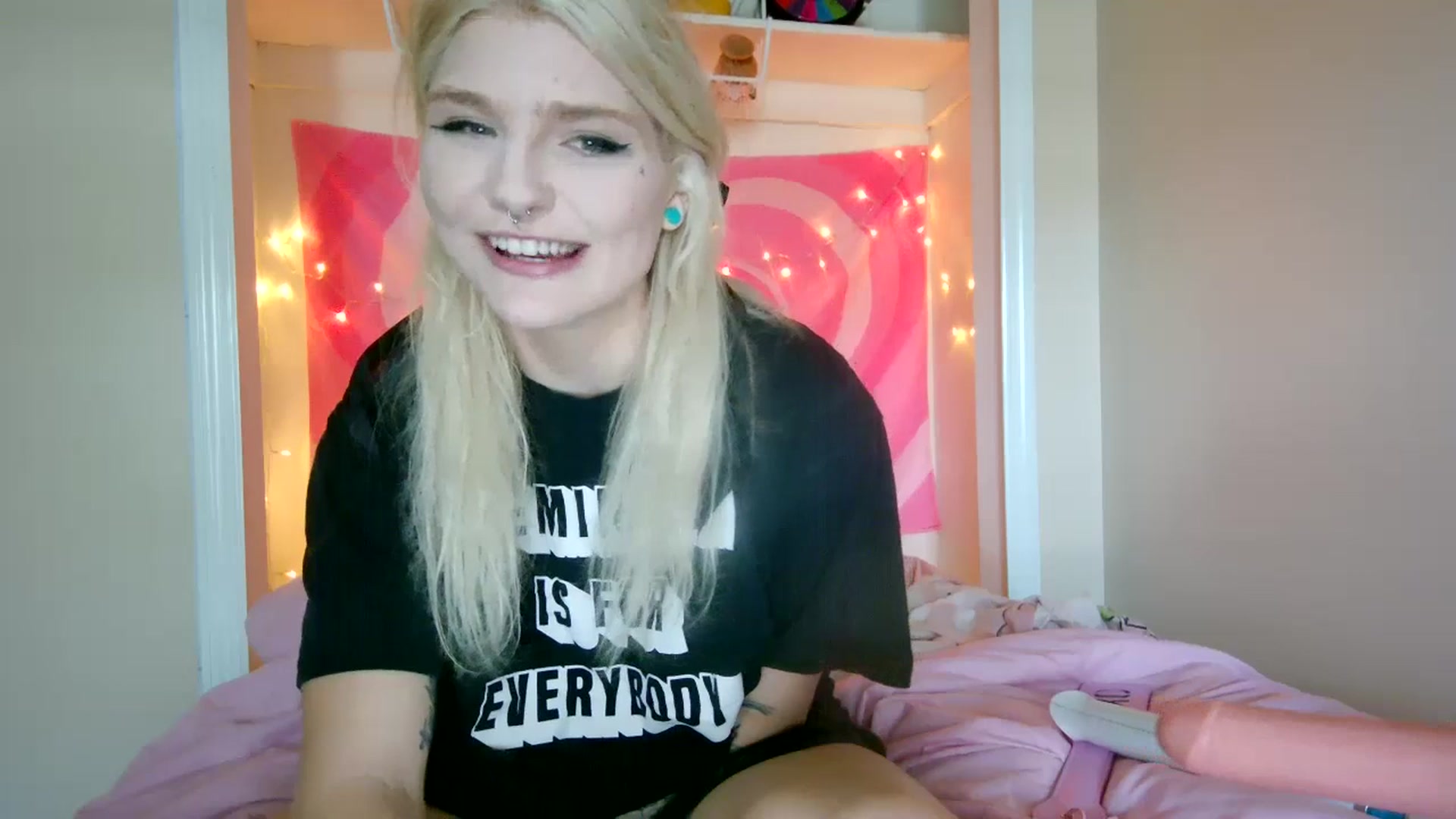 Gallery image thumbnail from DuckChan0's myfreecams stream on, 07/21/2023, 16:24 image 2 of 20
