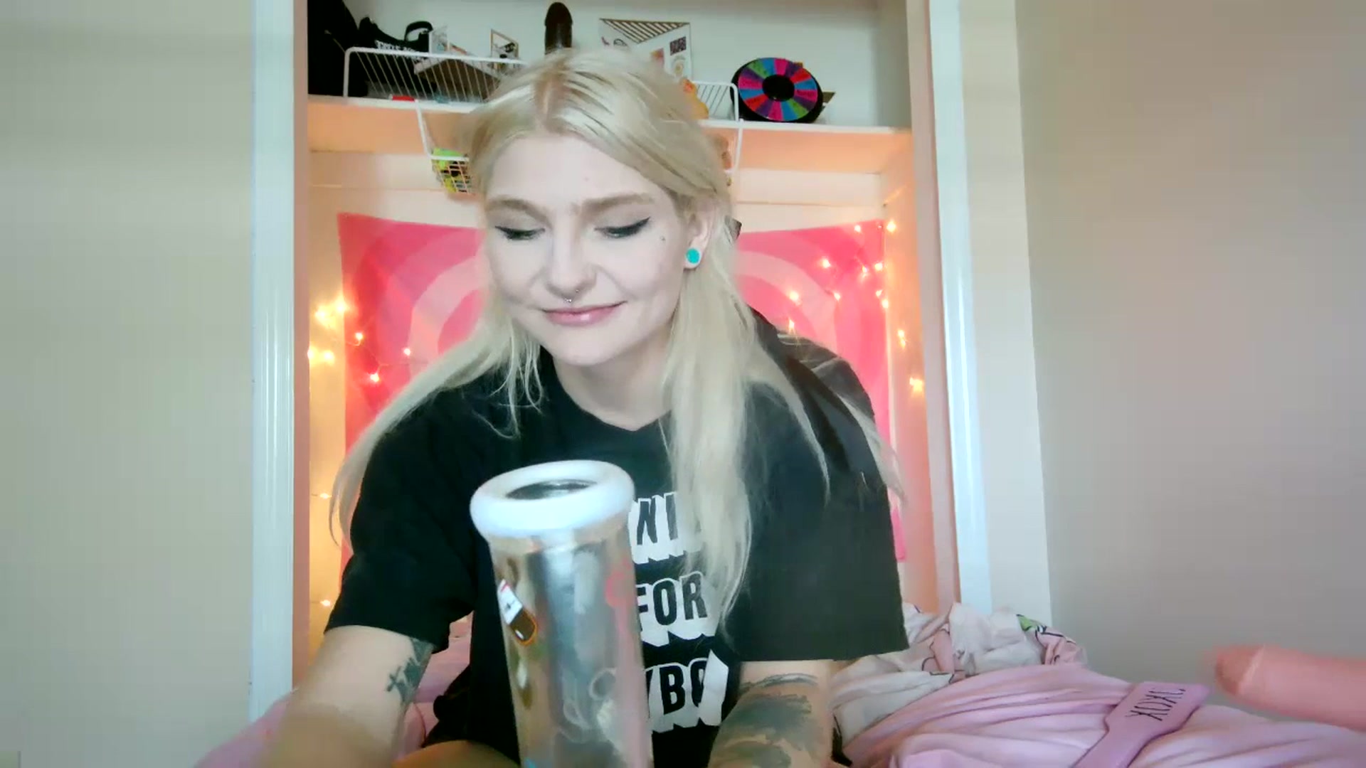 Gallery image thumbnail from DuckChan0's myfreecams stream on, 07/21/2023, 16:24 image 11 of 20