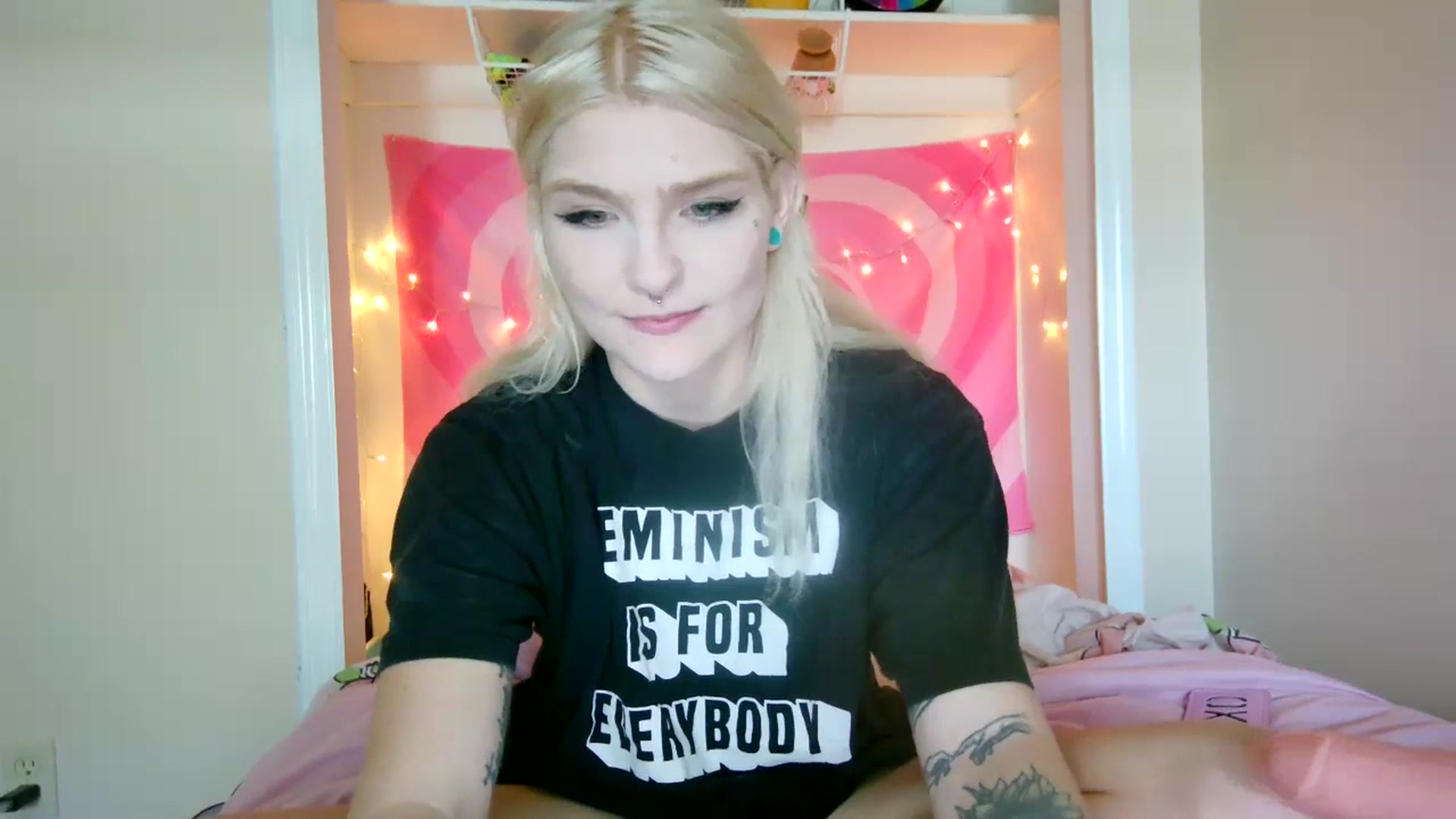 Gallery image thumbnail from DuckChan0's myfreecams stream on, 07/21/2023, 16:24 image 7 of 20