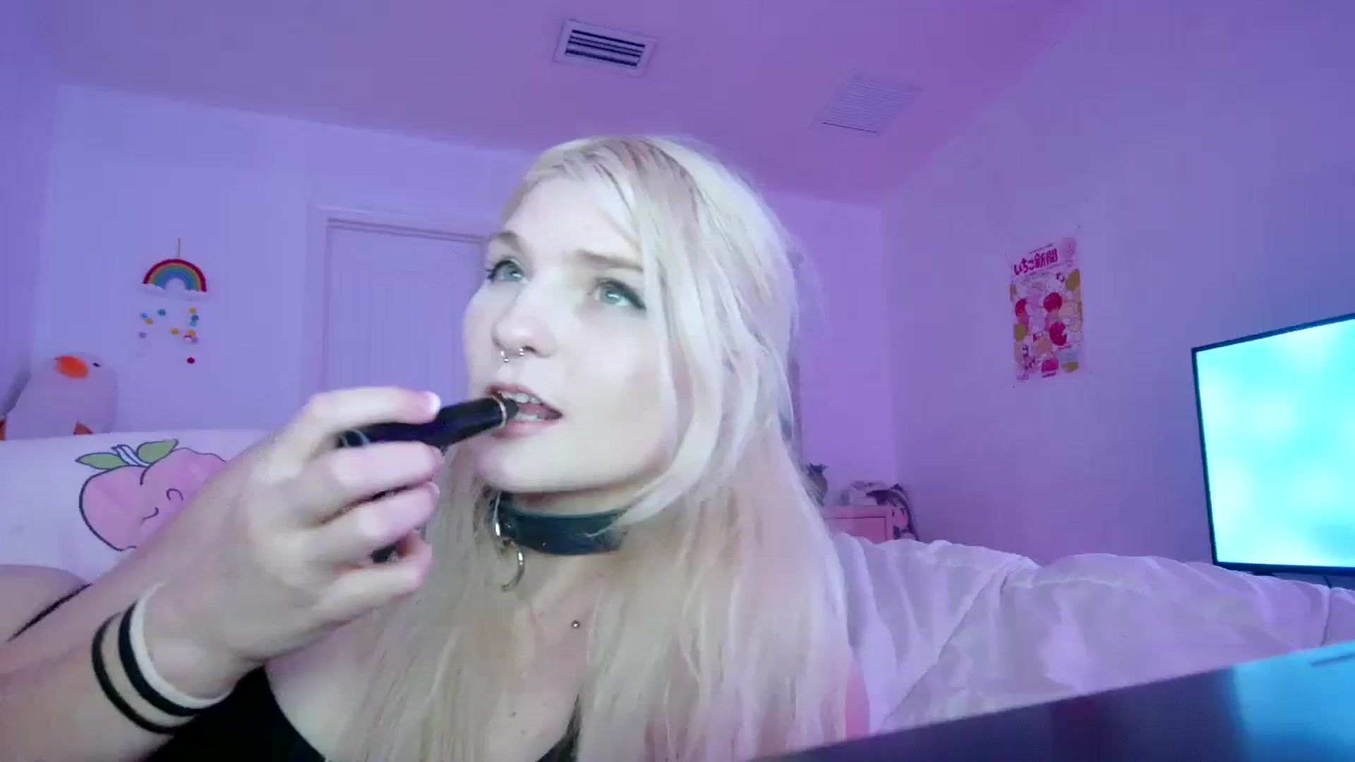 Gallery image thumbnail from DuckChan0's myfreecams stream on, 07/22/2023, 23:56 image 19 of 20