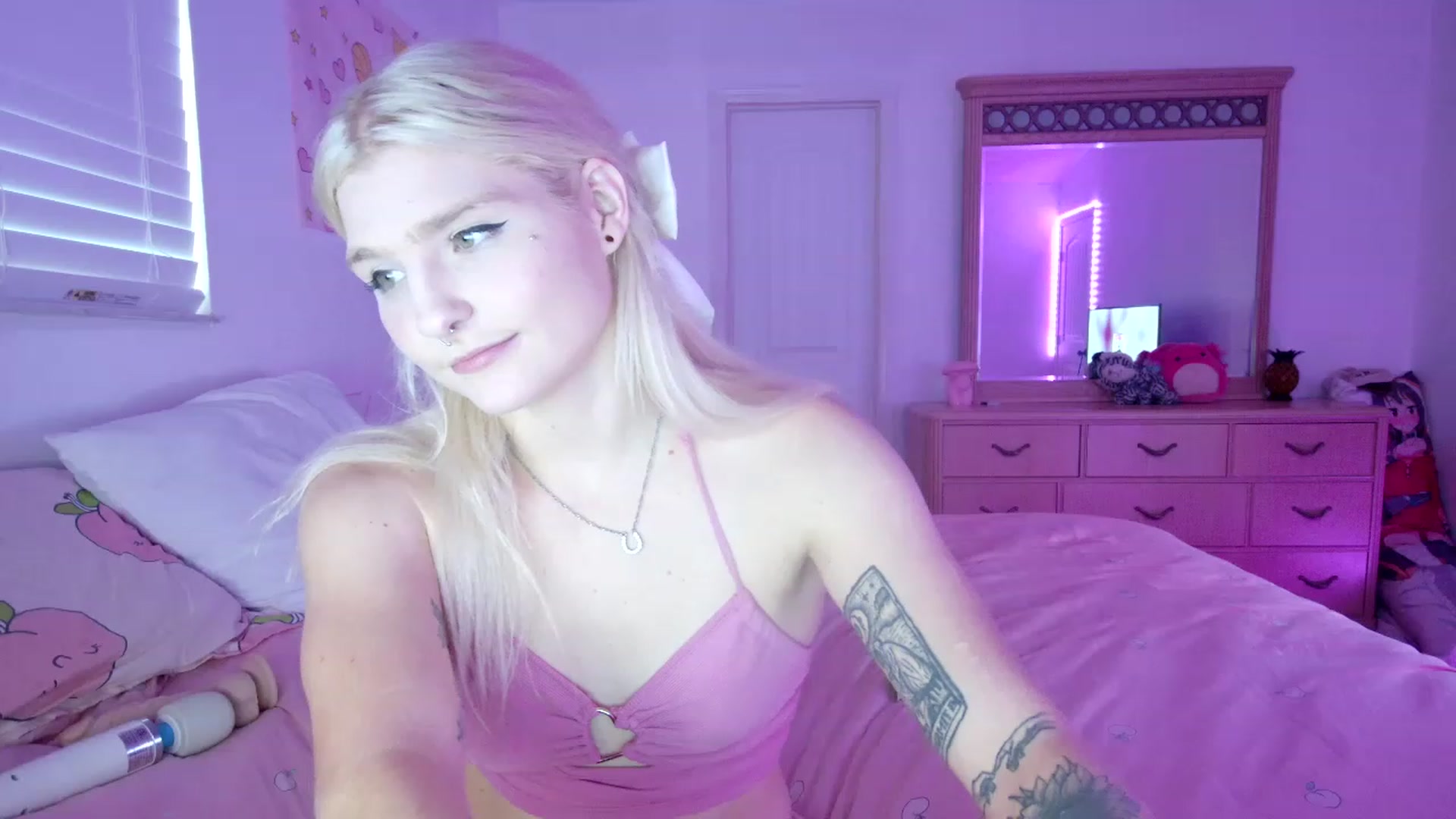 Gallery image thumbnail from DuckChan0's myfreecams stream on, 07/23/2023, 23:17 image 20 of 20
