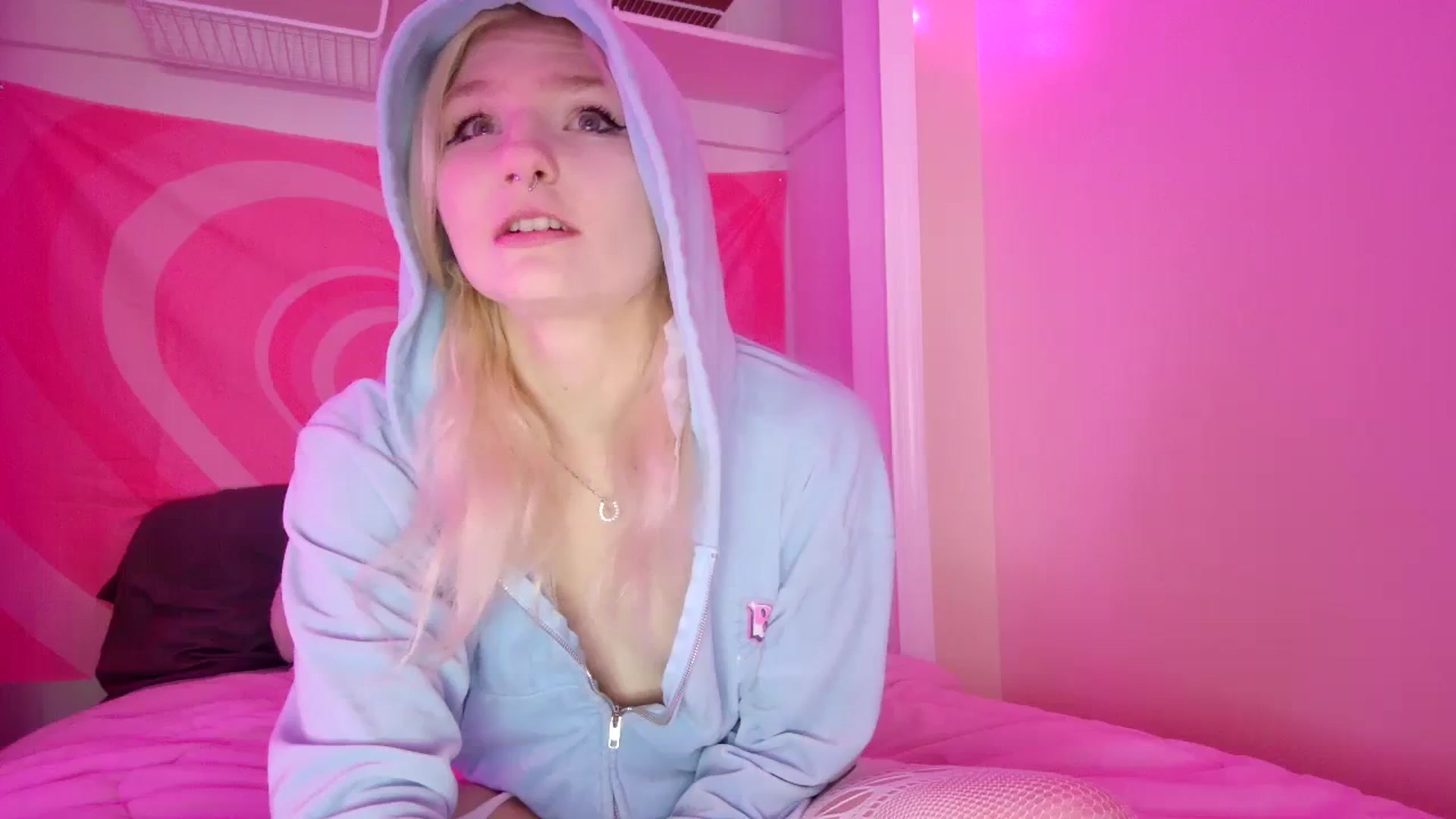 Gallery image thumbnail from DuckChan0's myfreecams stream on, 07/24/2023, 16:52 image 3 of 20