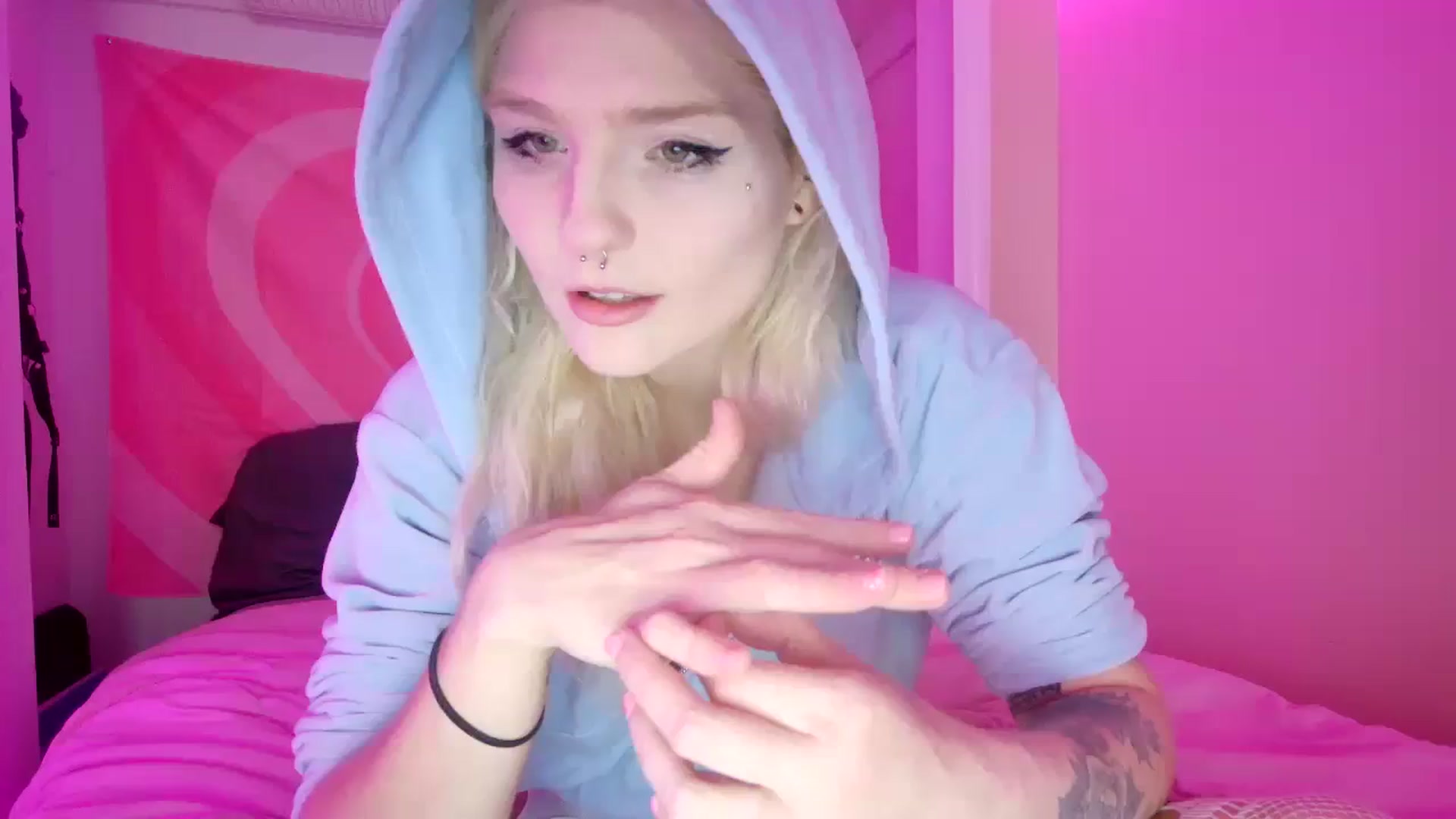 Gallery image thumbnail from DuckChan0's myfreecams stream on, 07/24/2023, 16:52 image 16 of 20