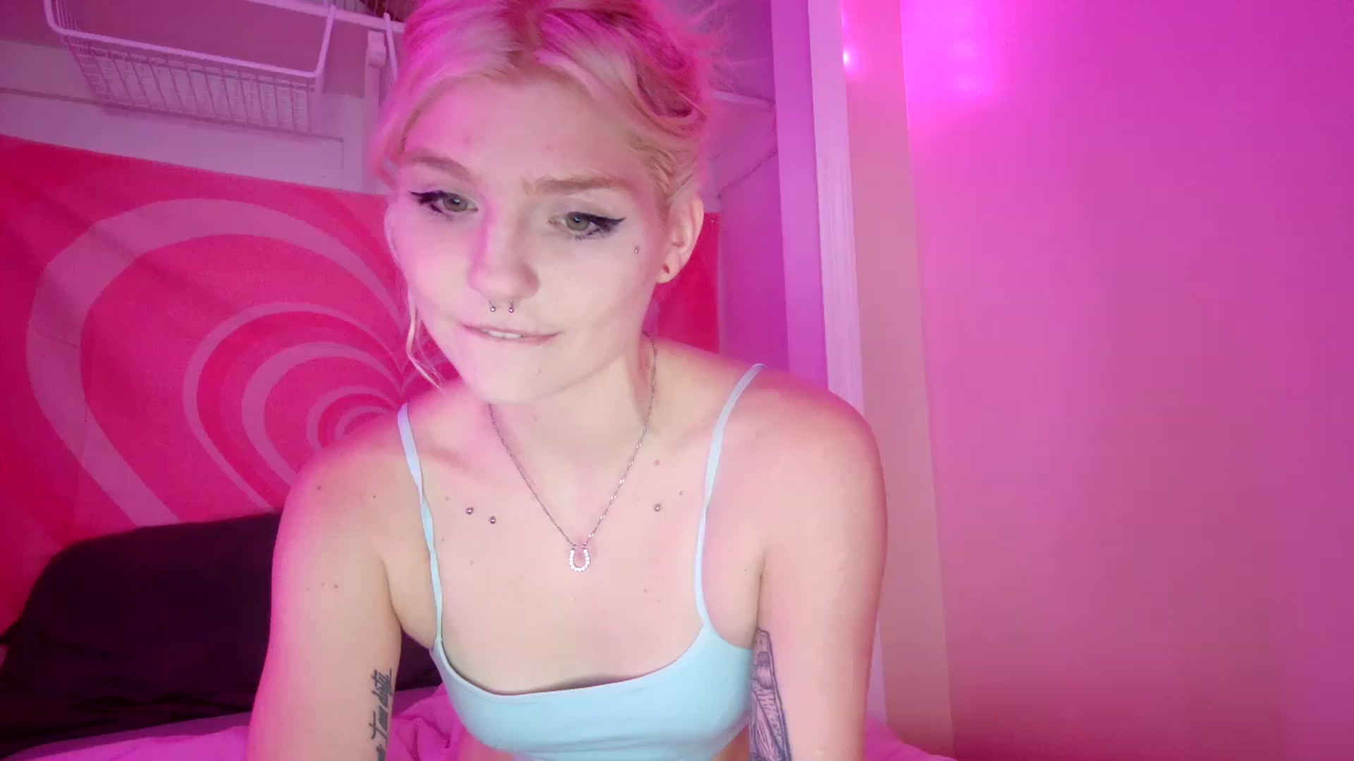 Gallery image thumbnail from DuckChan0's myfreecams stream on, 07/24/2023, 18:15 image 1 of 20