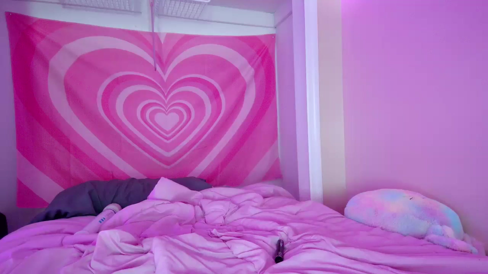 Gallery image thumbnail from DuckChan0's myfreecams stream on, 07/25/2023, 16:09 image 13 of 20