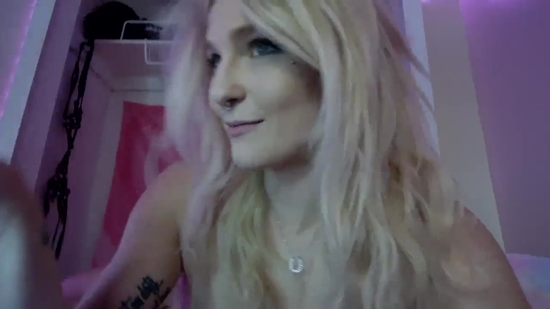 Gallery image thumbnail from DuckChan0's myfreecams stream on, 07/25/2023, 18:13 image 4 of 20