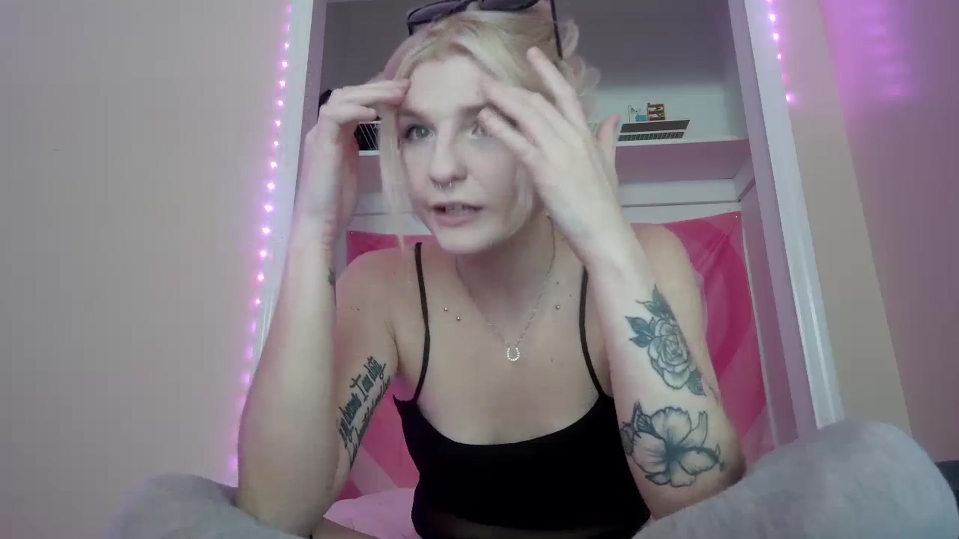 Gallery image thumbnail from DuckChan0's myfreecams stream on, 07/28/2023, 15:24 image 15 of 20