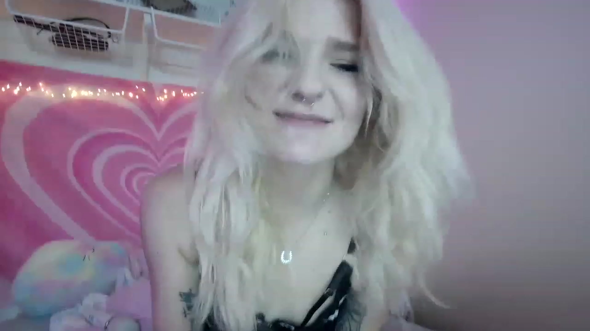 Gallery image thumbnail from DuckChan0's myfreecams stream on, 07/31/2023, 18:10 image 2 of 20