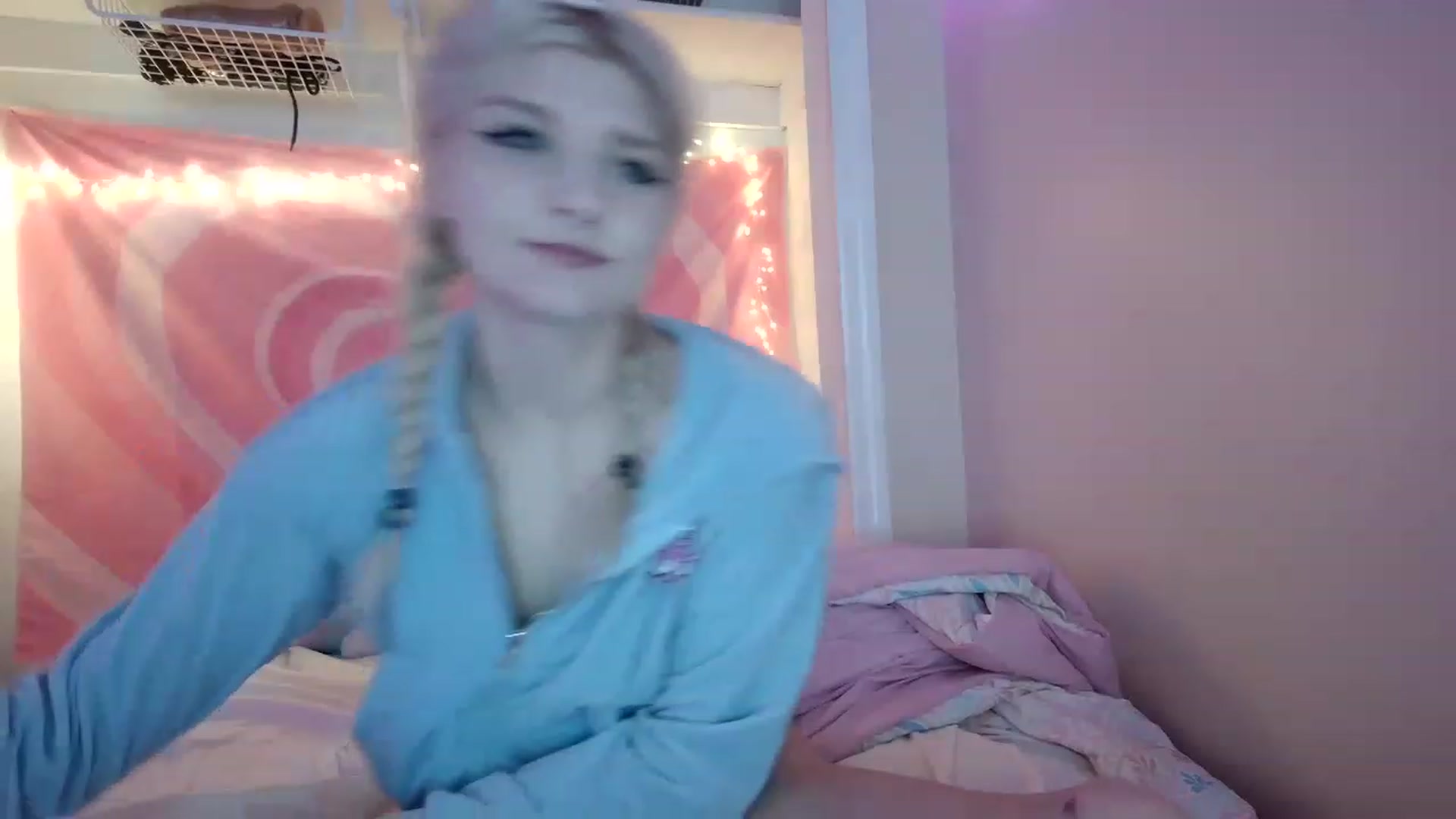 Gallery image thumbnail from DuckChan0's myfreecams stream on, 08/03/2023, 16:30 image 20 of 20