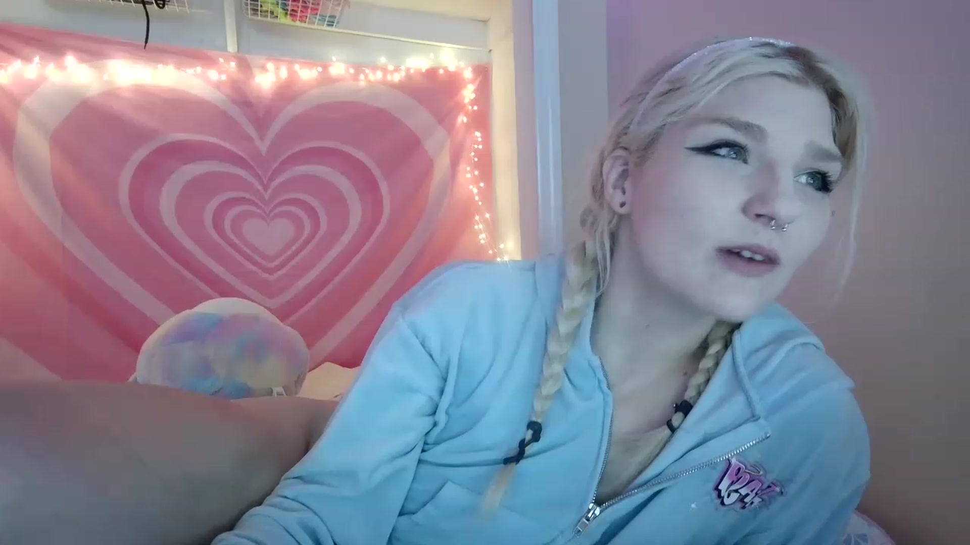 Gallery image thumbnail from DuckChan0's myfreecams stream on, 08/03/2023, 16:30 image 5 of 20