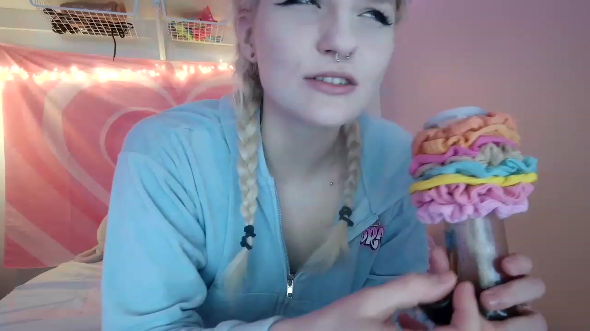 Gallery image thumbnail from DuckChan0's myfreecams stream on, 08/03/2023, 16:30 image 16 of 20